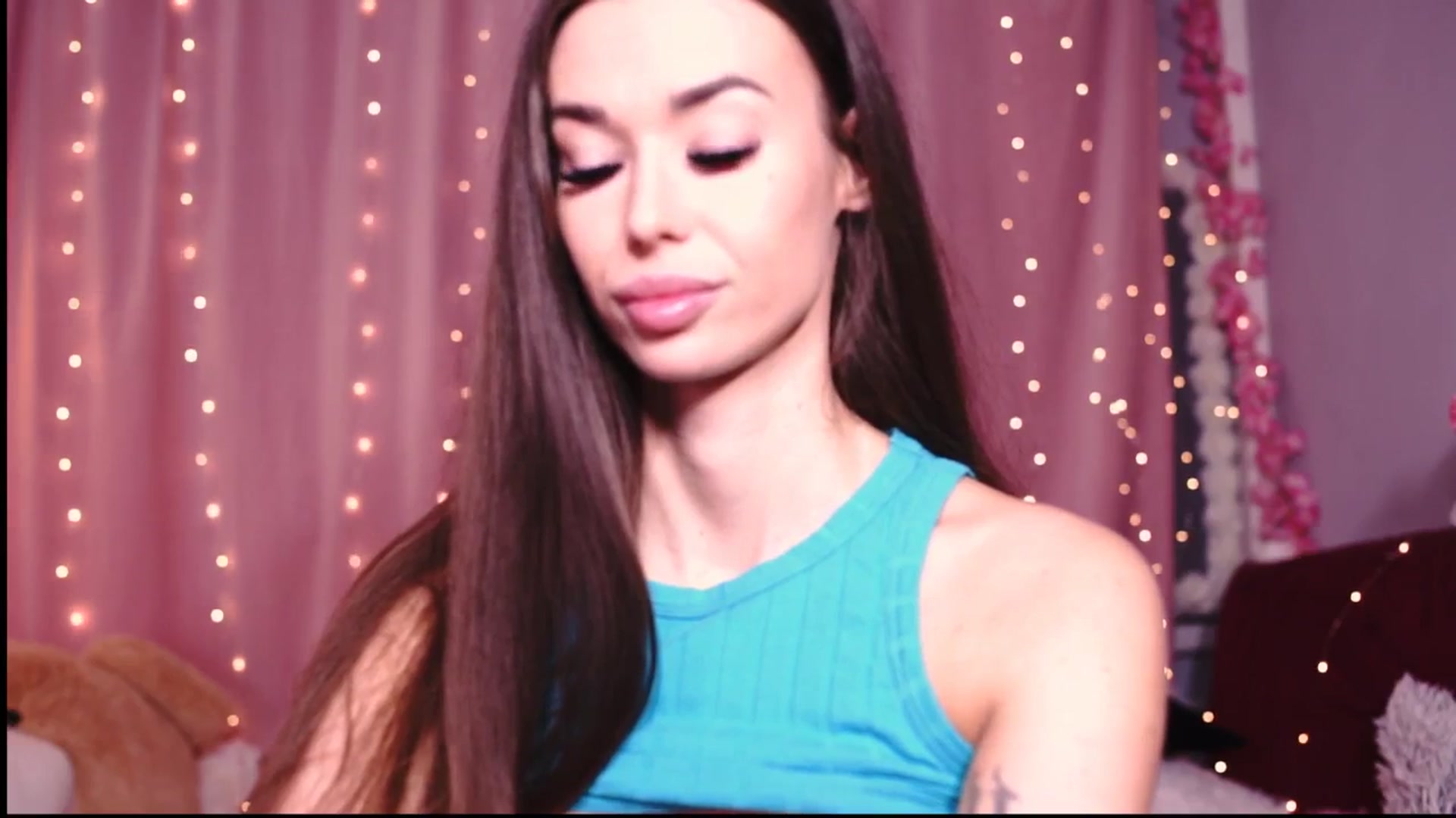 Gallery image thumbnail from Perfectview's myfreecams stream on, 04/18/2026, 12:55 image 10 of 20