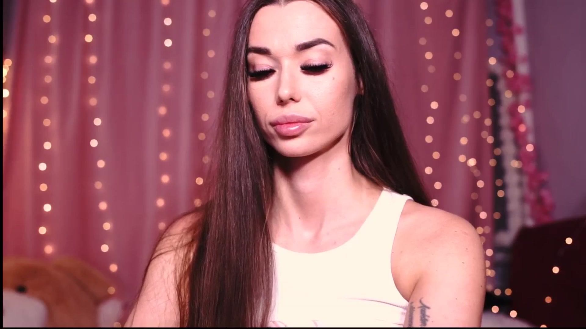 Gallery image thumbnail from Perfectview's myfreecams stream on, 04/24/2026, 20:38 image 10 of 20
