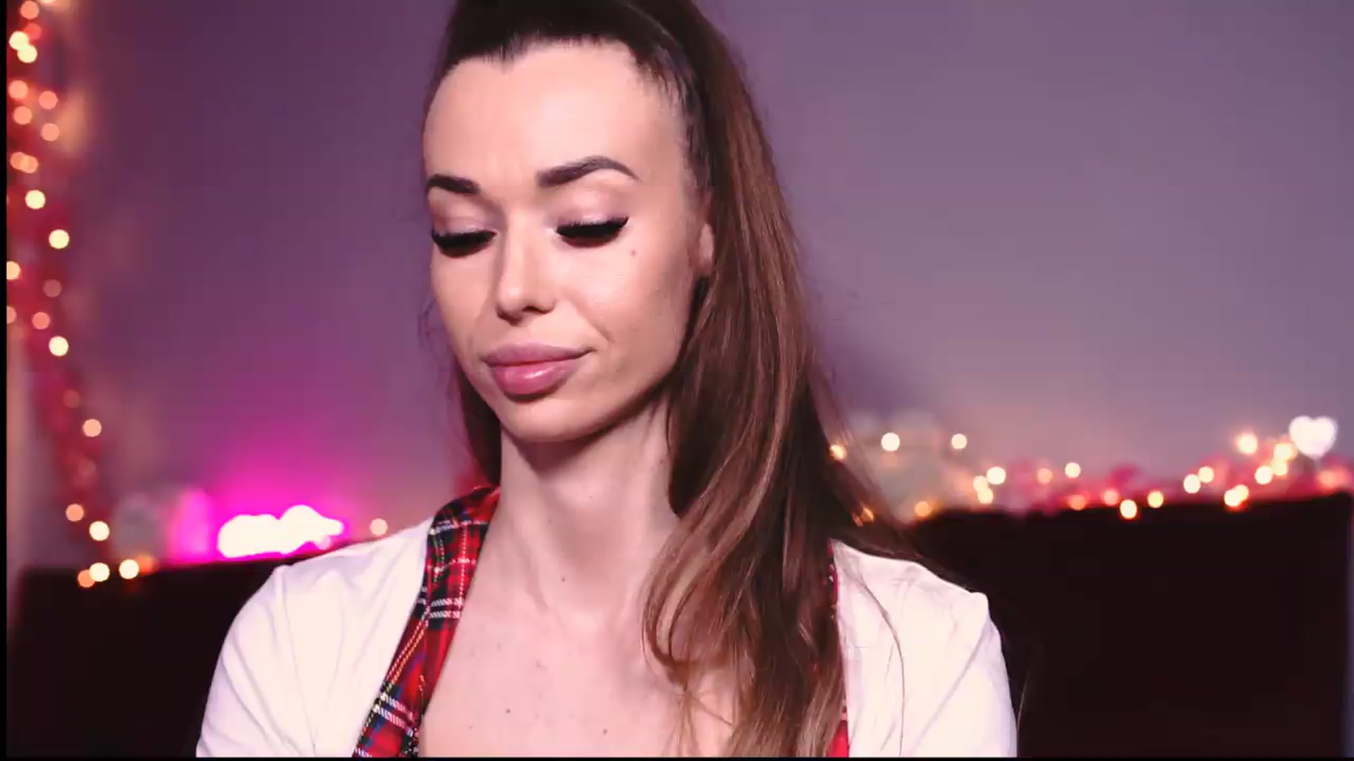 Gallery image thumbnail from Perfectview's myfreecams stream on, 06/07/2026, 14:14 image 18 of 20