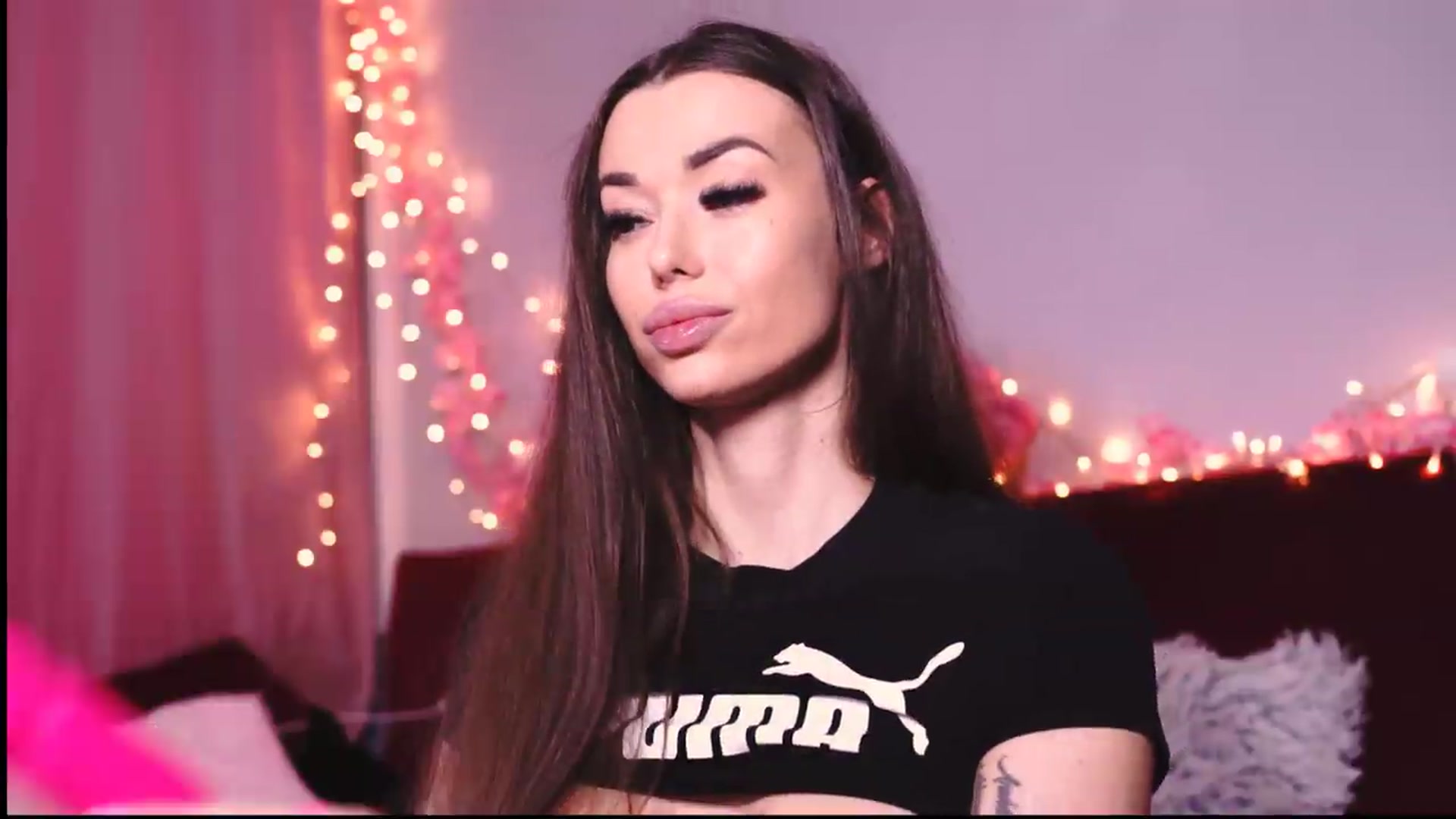 Gallery image thumbnail from Perfectview's myfreecams stream on, 06/12/2026, 20:02 image 15 of 20