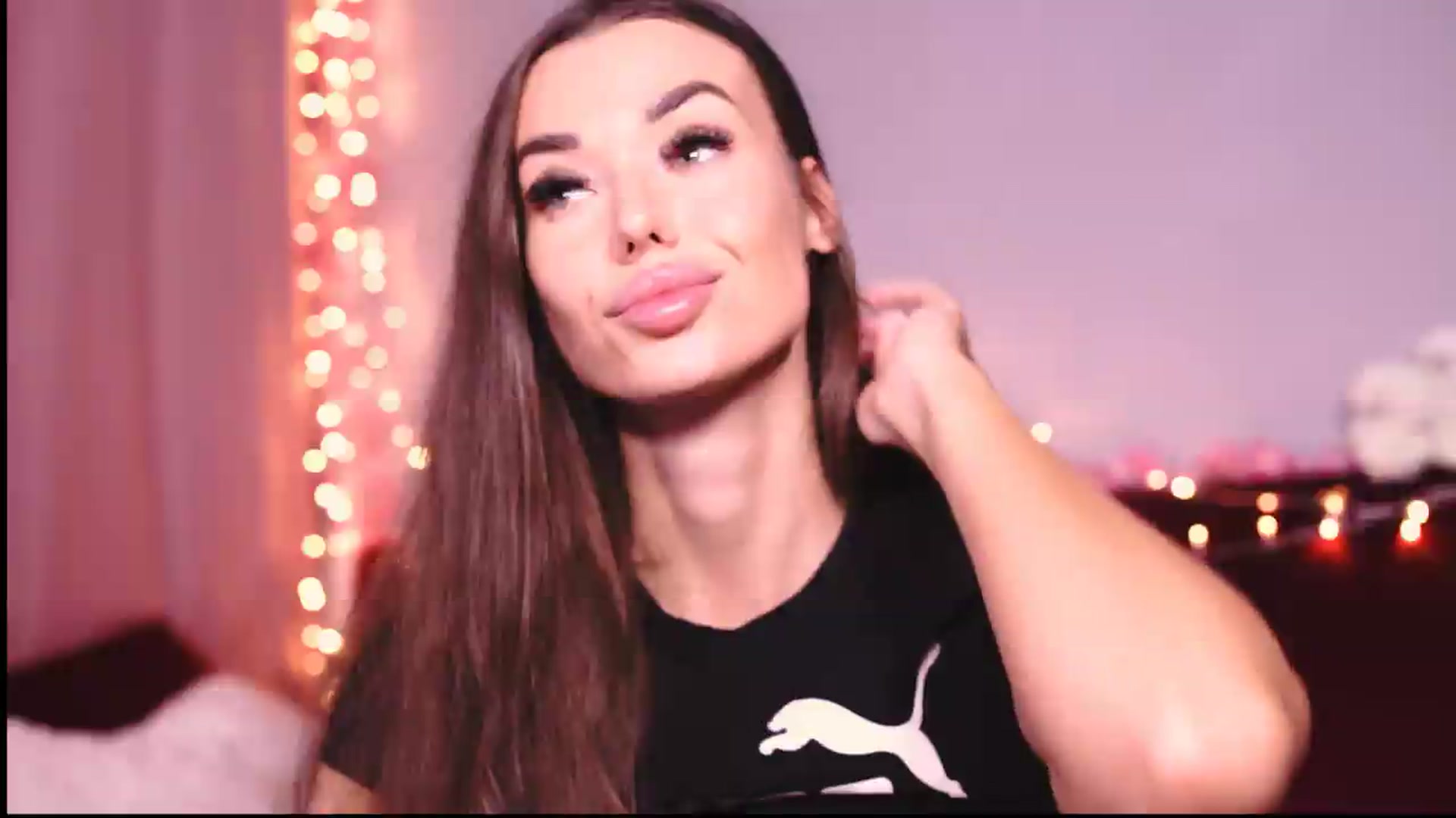 Gallery image thumbnail from Perfectview's myfreecams stream on, 07/18/2026, 13:44 image 19 of 20