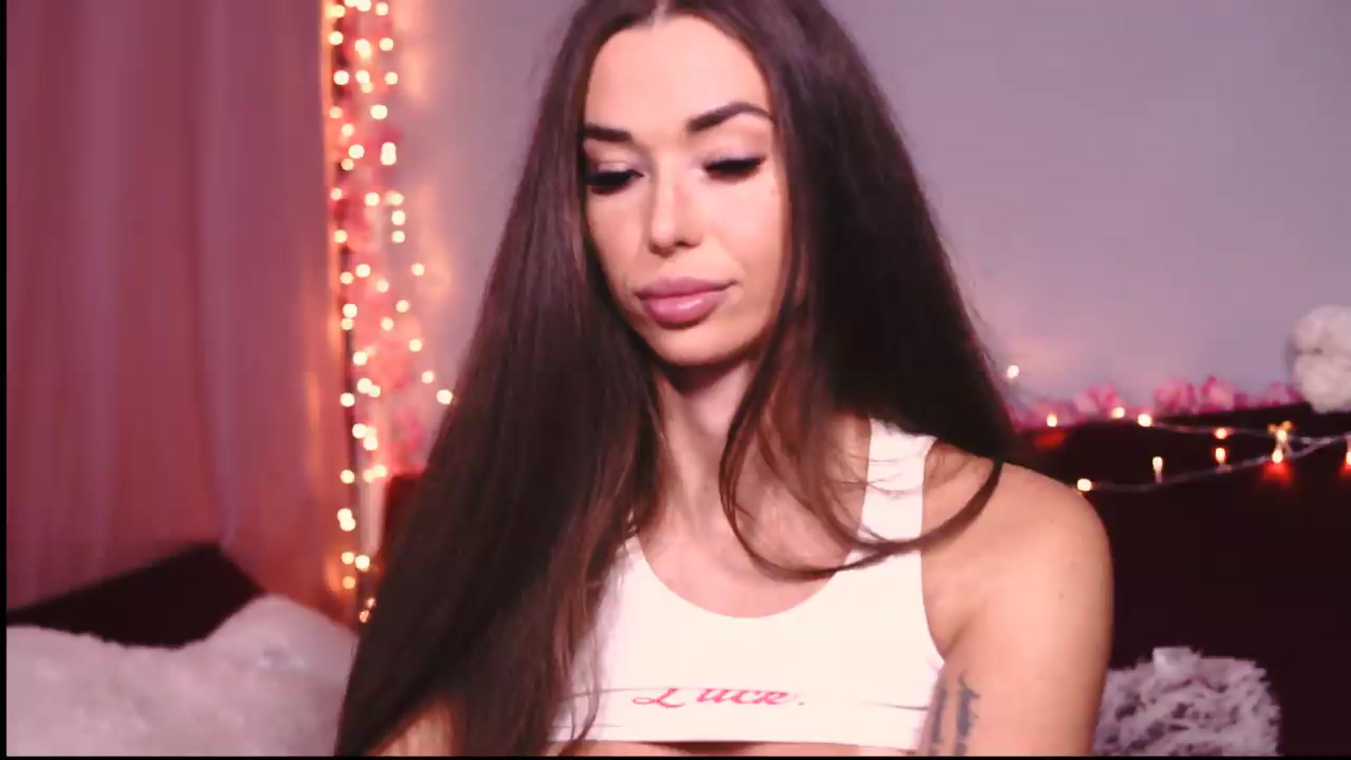 Gallery image thumbnail from Perfectview's myfreecams stream on, 07/19/2026, 11:45 image 19 of 20