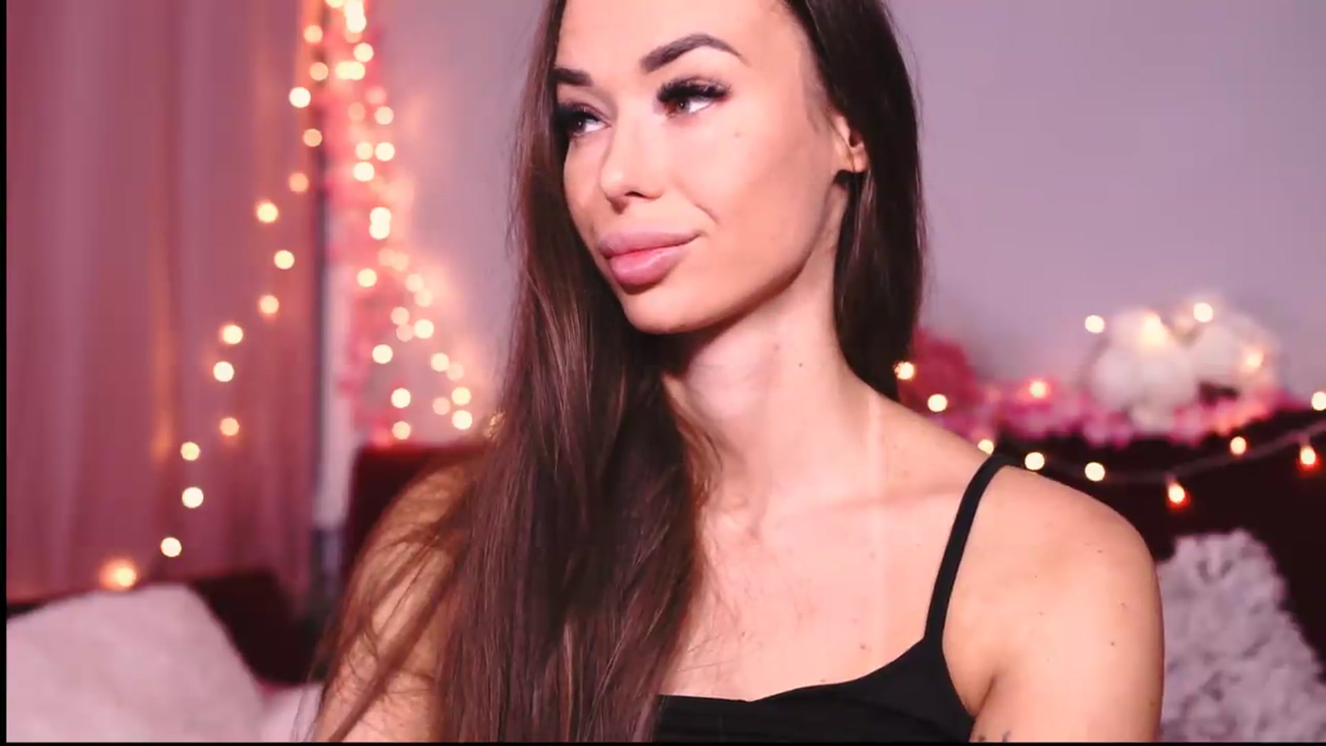 Gallery image thumbnail from Perfectview's myfreecams stream on, 07/26/2026, 11:39 image 2 of 20