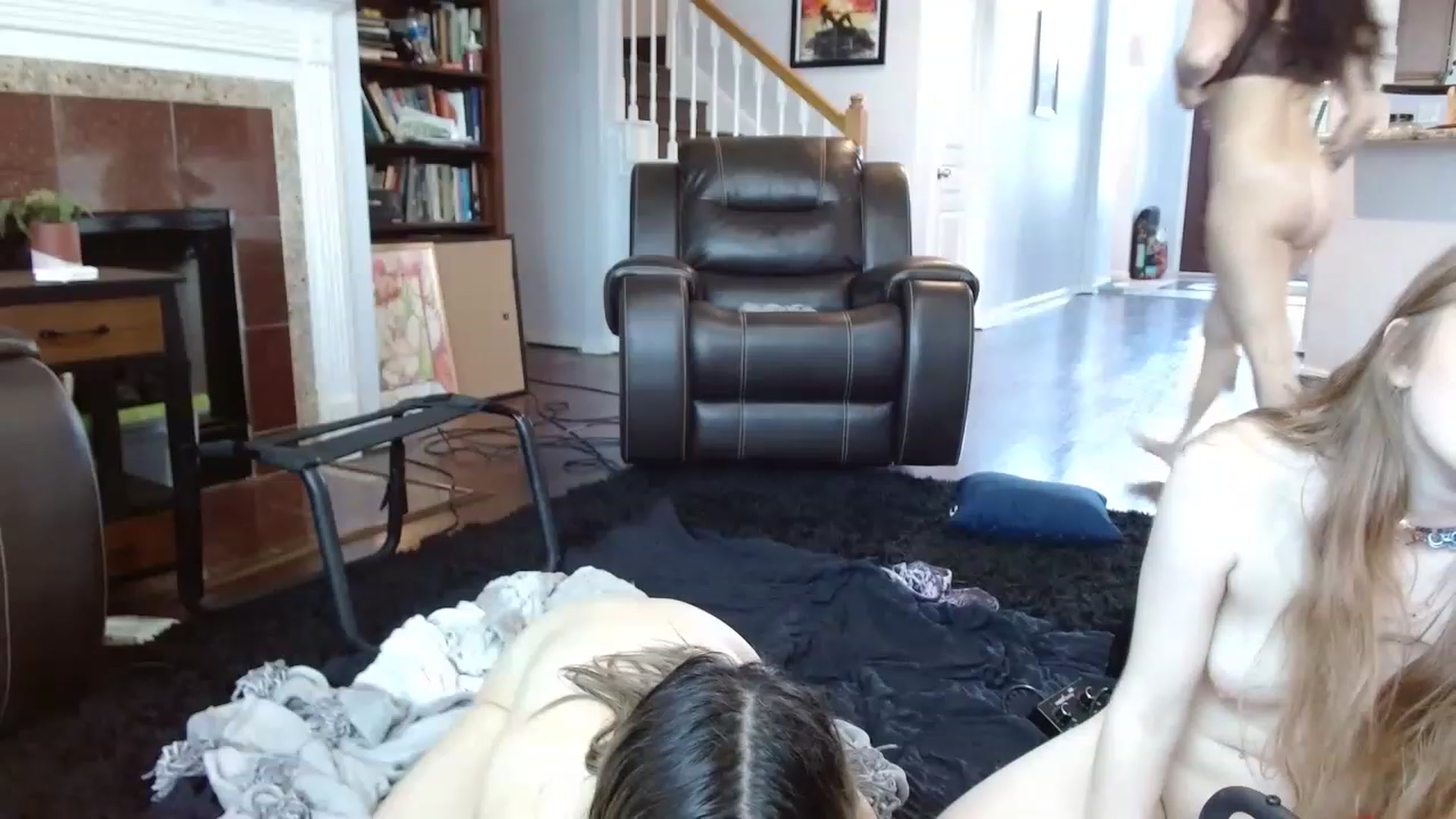 Gallery image thumbnail from Perkybunny's myfreecams stream on, 03/19/2023, 18:21 image 14 of 20