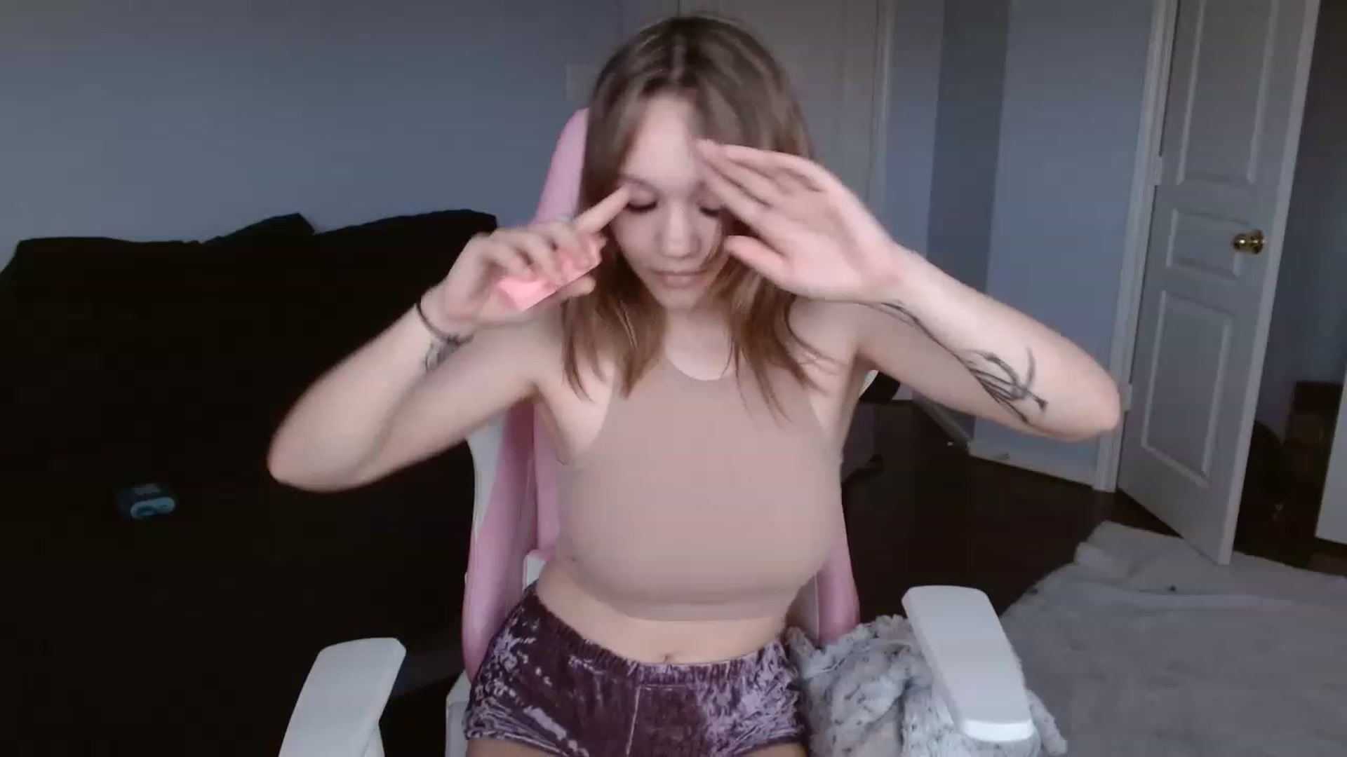 Gallery image thumbnail from Perkybunny's myfreecams stream on, 06/05/2023, 15:23 image 16 of 20