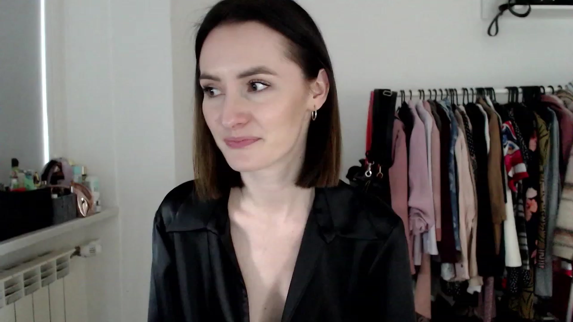 Gallery image thumbnail from PerlaBella's myfreecams stream on, 04/22/2023, 15:18 image 11 of 20