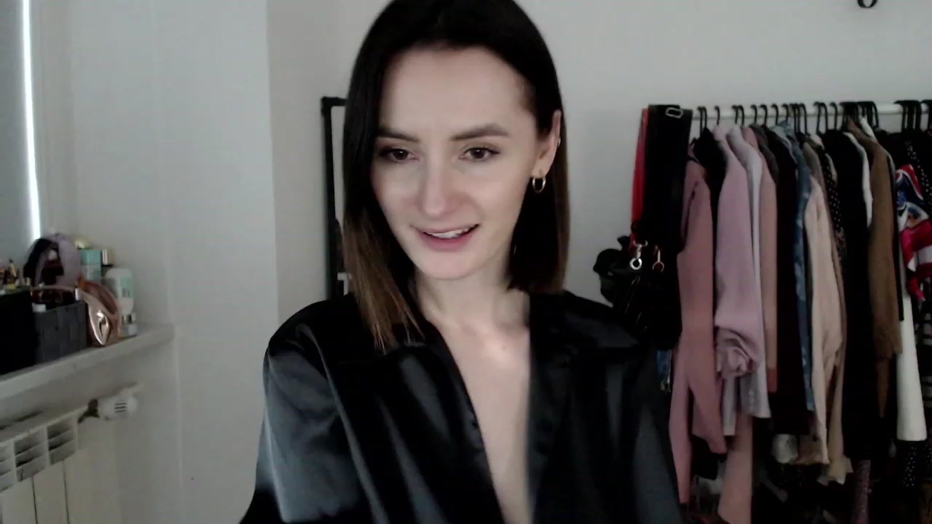 Gallery image thumbnail from PerlaBella's myfreecams stream on, 04/22/2023, 15:18 image 14 of 20