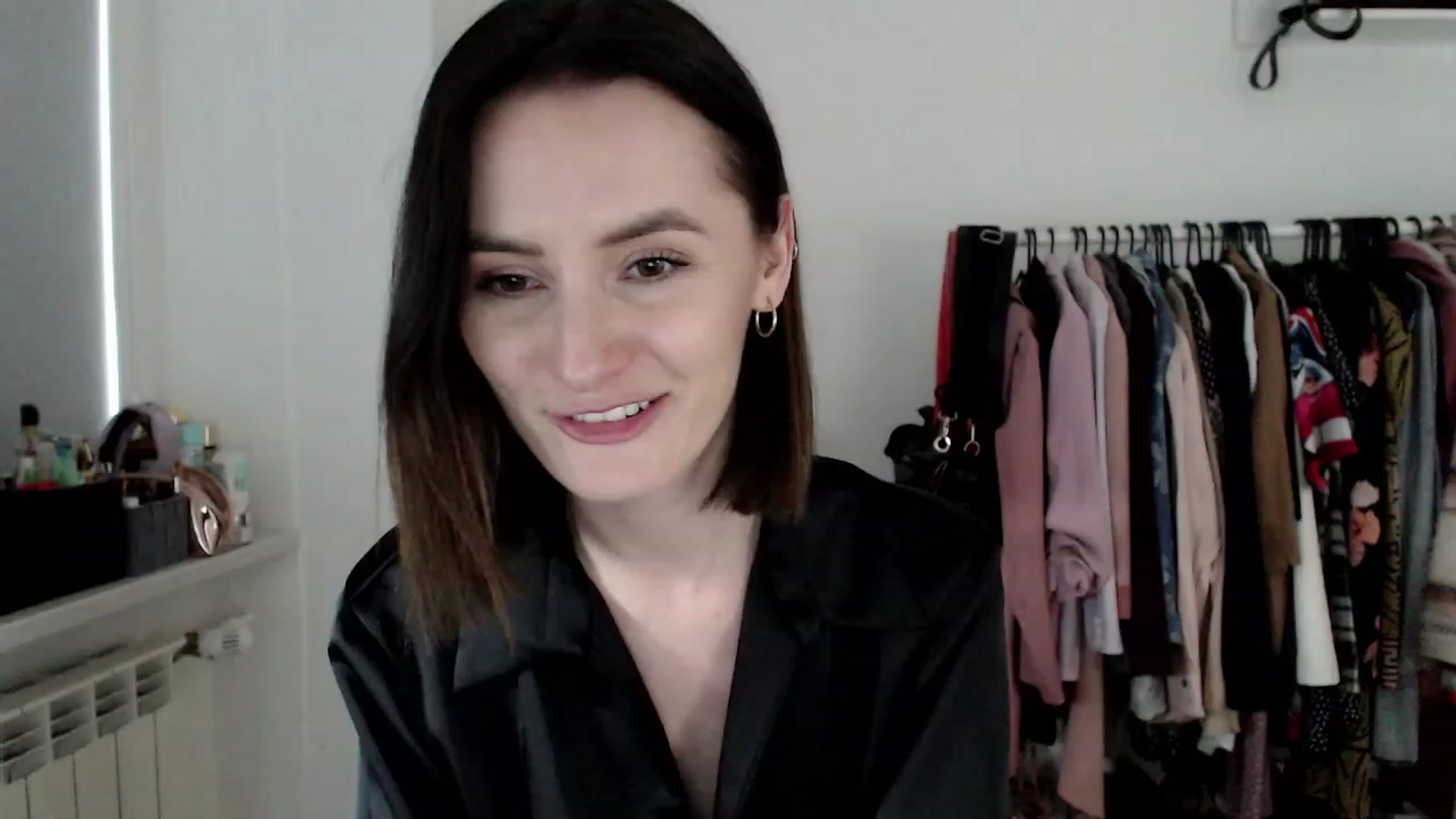 Gallery image thumbnail from PerlaBella's myfreecams stream on, 04/22/2023, 15:18 image 13 of 20