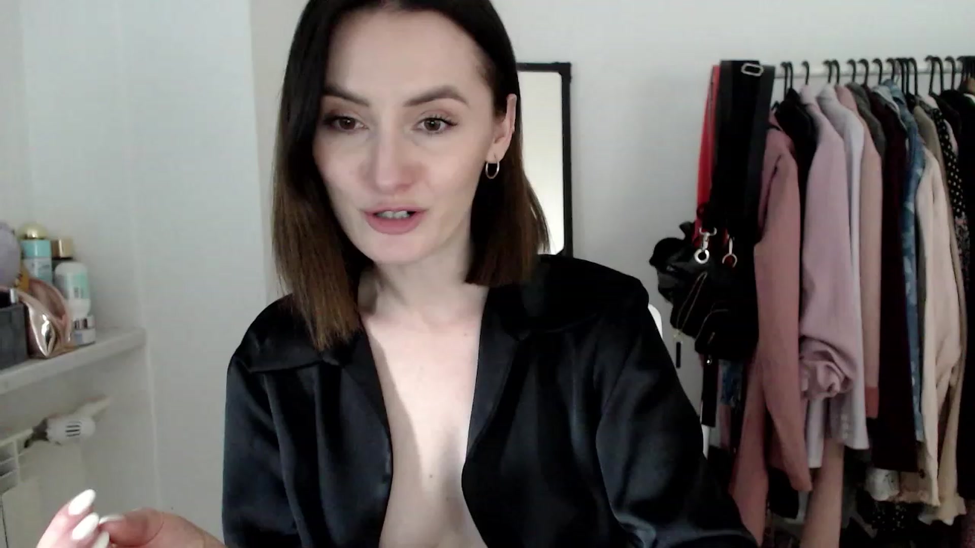 Gallery image thumbnail from PerlaBella's myfreecams stream on, 04/22/2023, 15:18 image 4 of 20