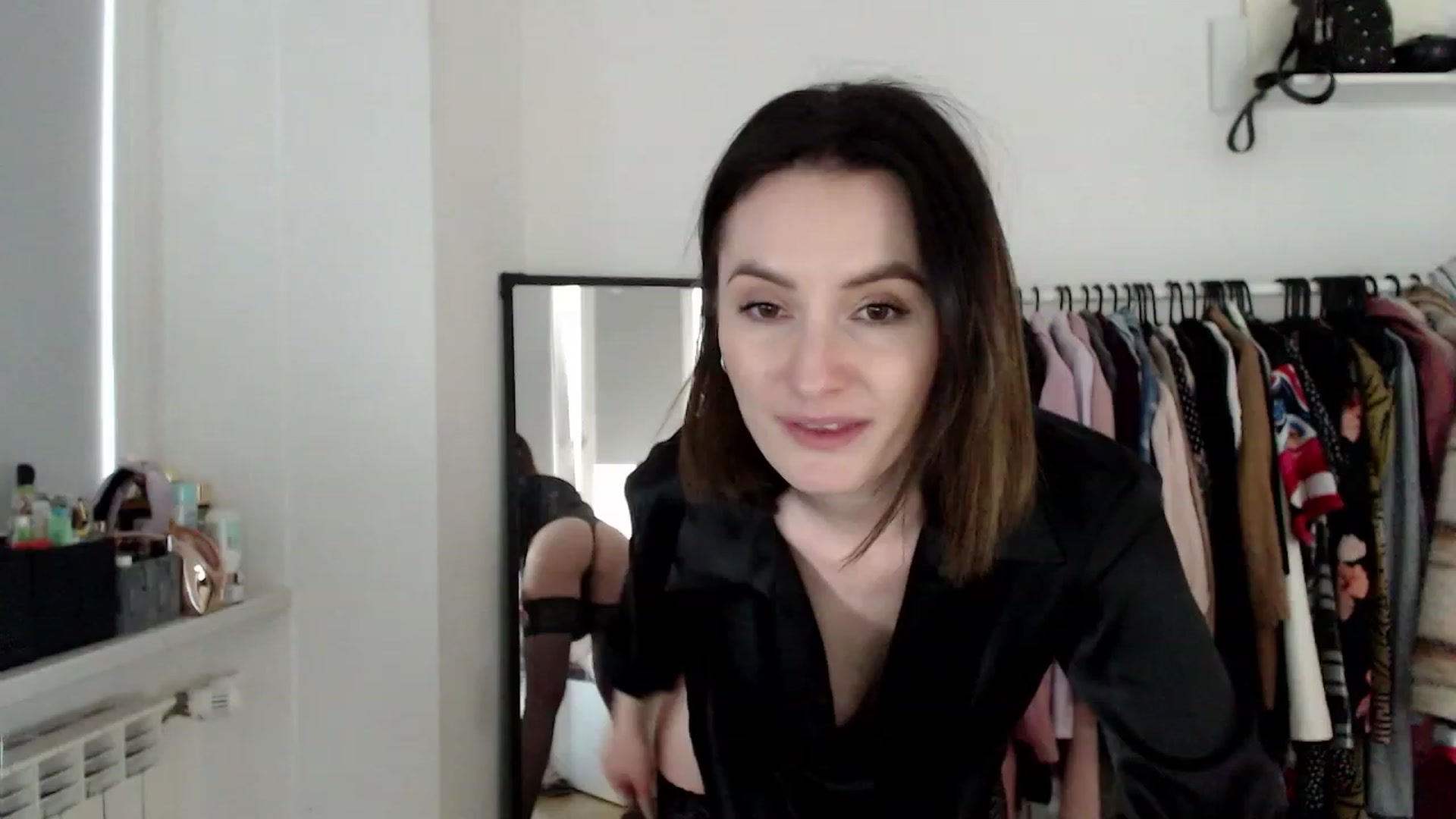 Gallery image thumbnail from PerlaBella's myfreecams stream on, 04/22/2023, 15:18 image 6 of 20
