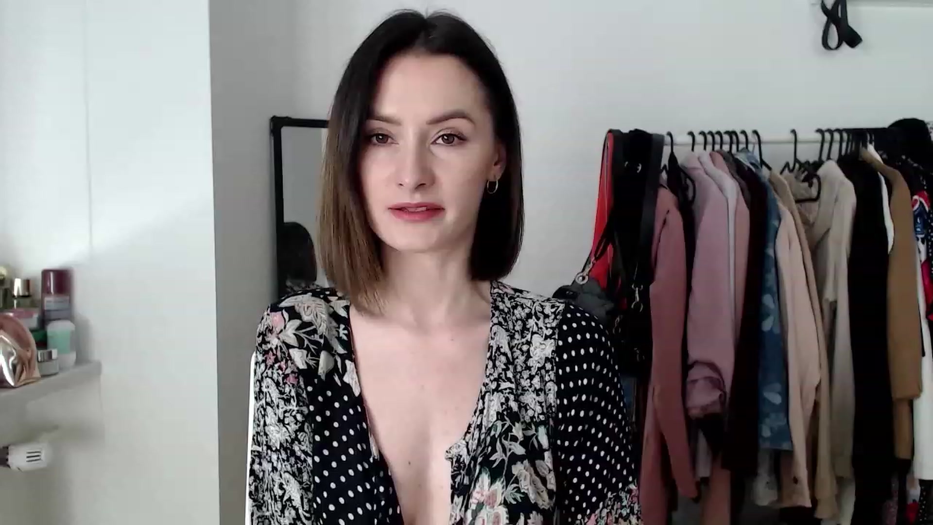 Gallery image thumbnail from PerlaBella's myfreecams stream on, 04/24/2023, 07:54 image 2 of 20