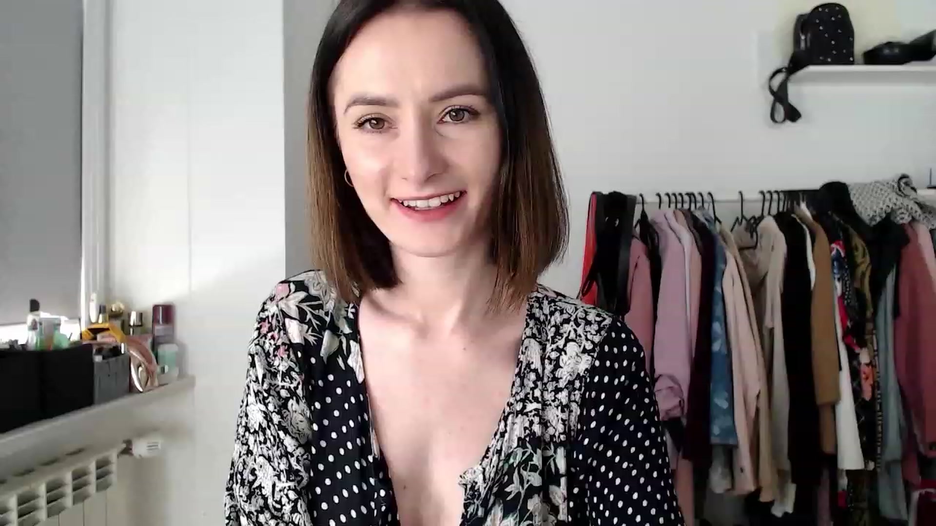 Gallery image thumbnail from PerlaBella's myfreecams stream on, 04/24/2023, 07:54 image 13 of 20