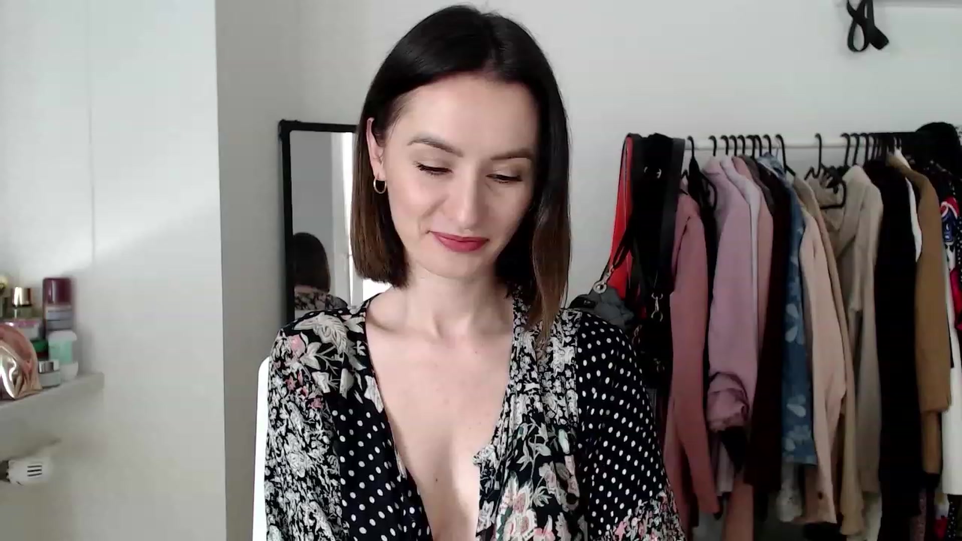 Gallery image thumbnail from PerlaBella's myfreecams stream on, 04/24/2023, 07:54 image 3 of 20