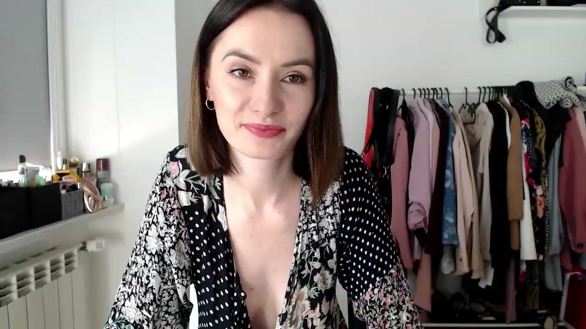 Gallery image thumbnail from PerlaBella's myfreecams stream on, 04/24/2023, 07:54 image 15 of 20