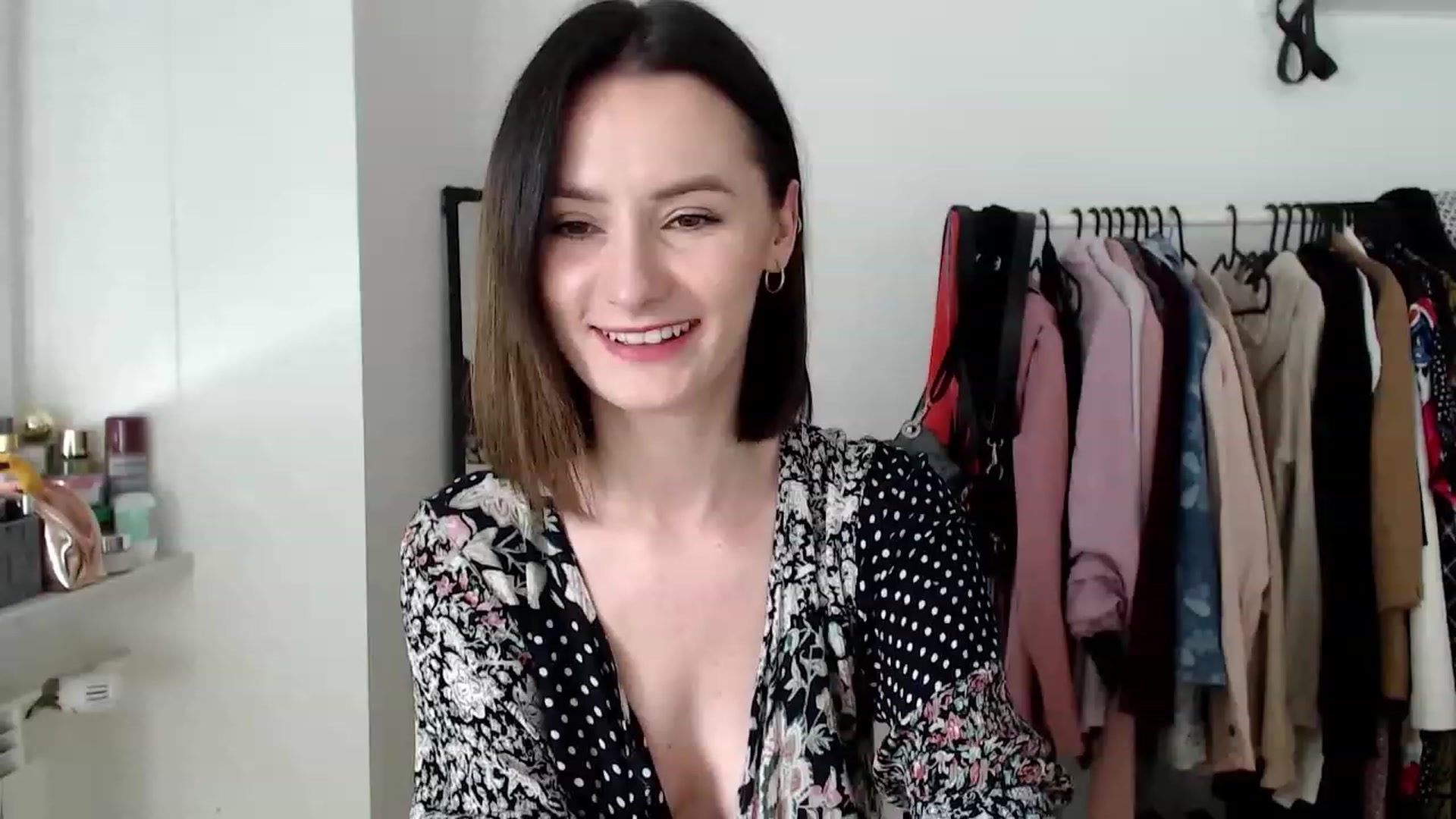 Gallery image thumbnail from PerlaBella's myfreecams stream on, 04/24/2023, 07:54 image 7 of 20