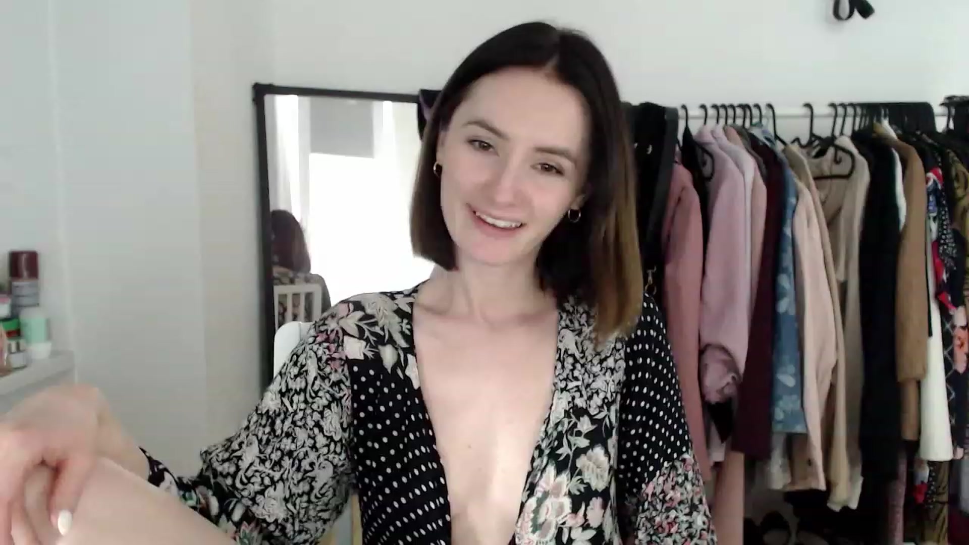 Gallery image thumbnail from PerlaBella's myfreecams stream on, 04/24/2023, 16:03 image 13 of 20