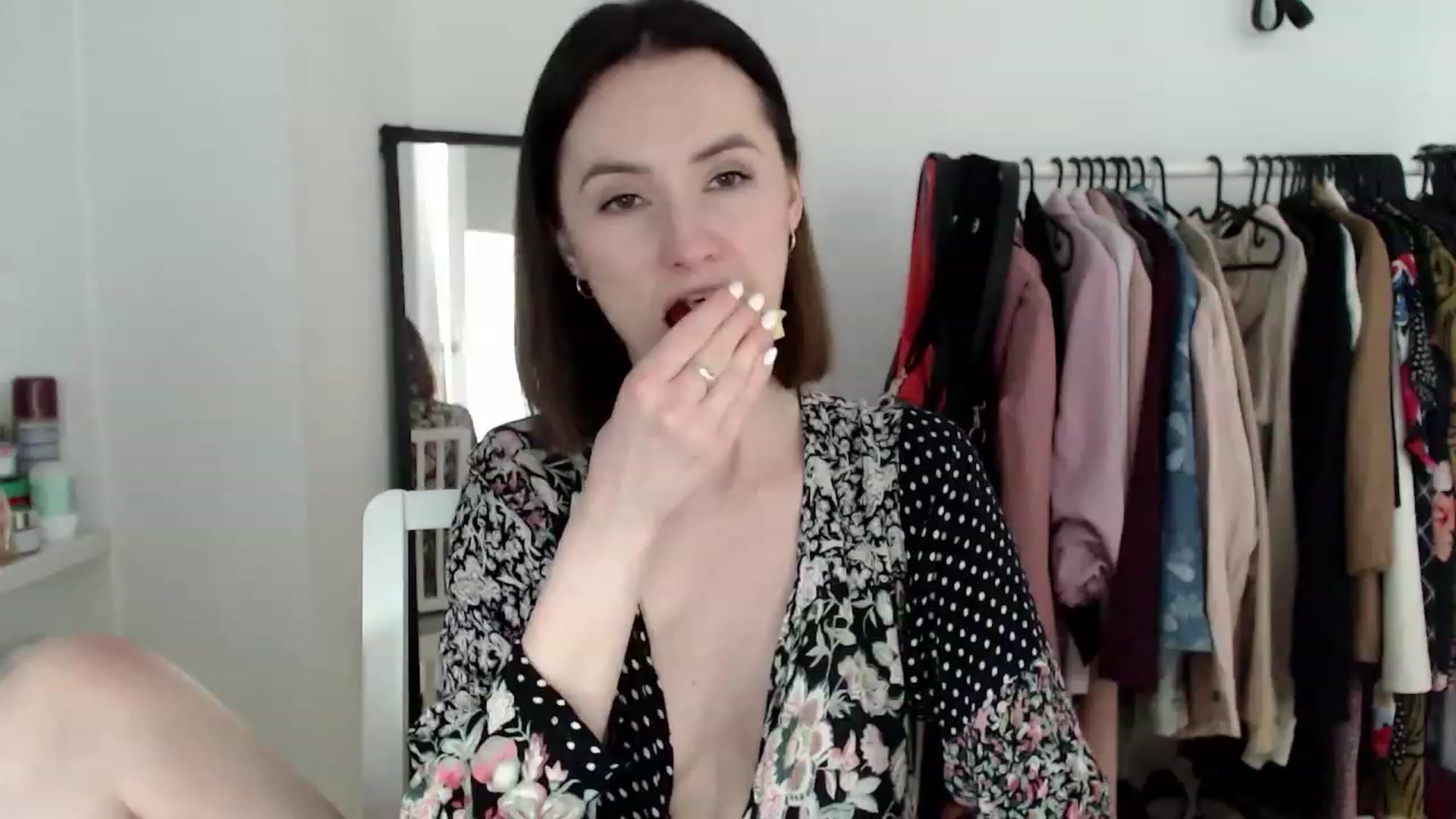 Gallery image thumbnail from PerlaBella's myfreecams stream on, 04/24/2023, 16:03 image 5 of 20