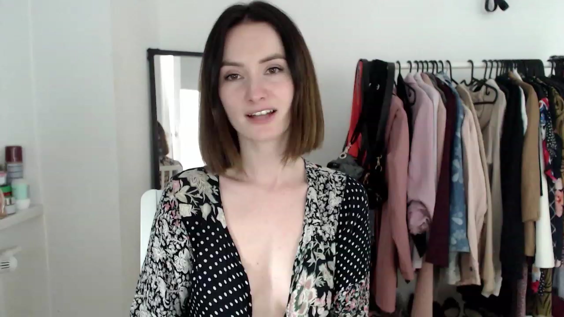 Gallery image thumbnail from PerlaBella's myfreecams stream on, 04/24/2023, 16:03 image 10 of 20