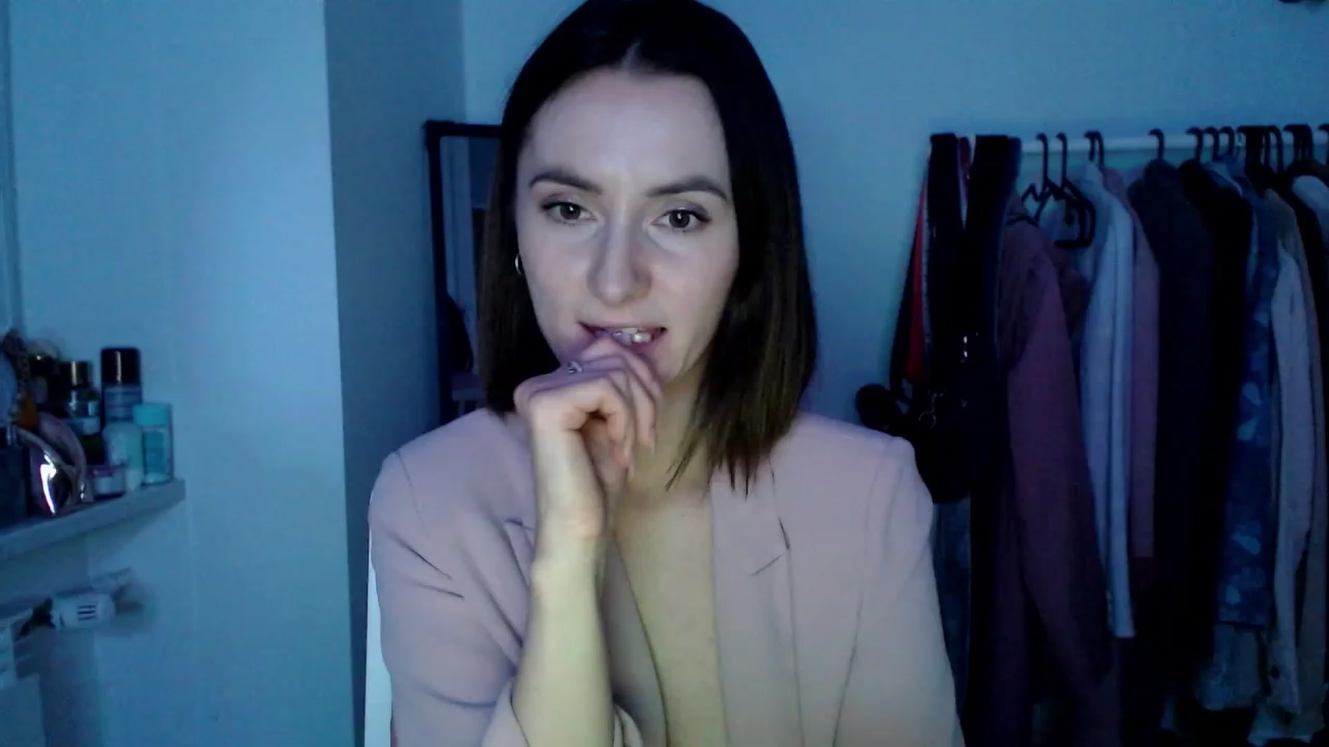 Gallery image thumbnail from PerlaBella's myfreecams stream on, 04/29/2023, 20:38 image 14 of 20