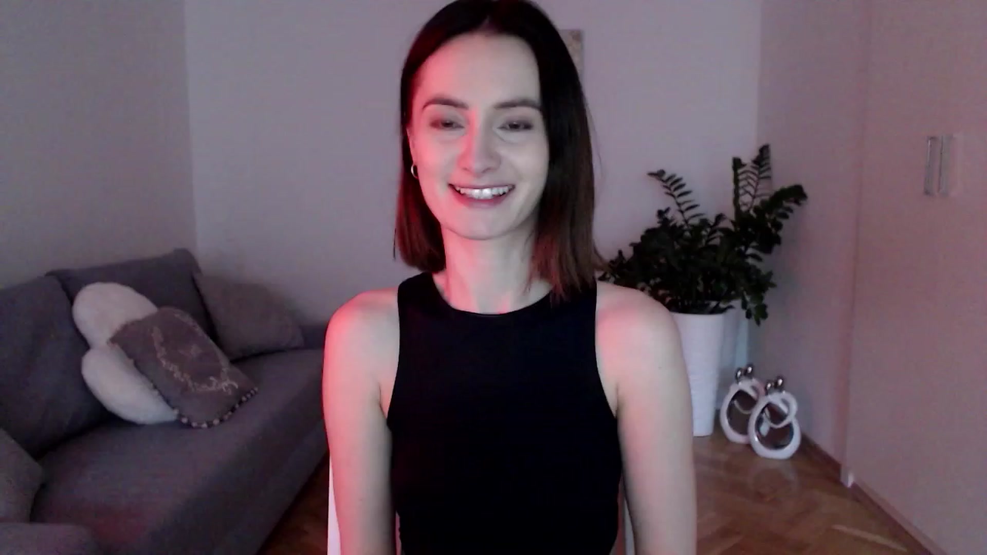 Gallery image thumbnail from PerlaBella's myfreecams stream on, 05/01/2023, 17:35 image 15 of 20