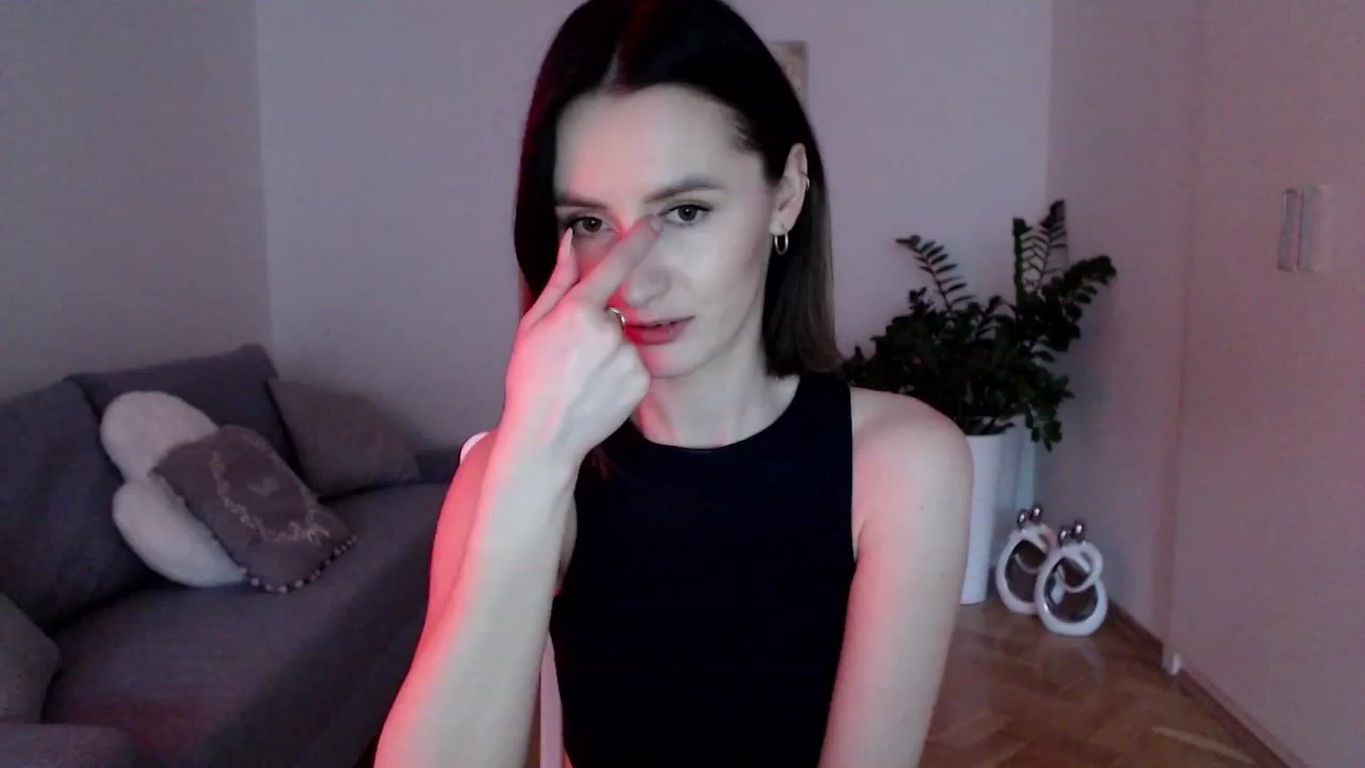 Gallery image thumbnail from PerlaBella's myfreecams stream on, 05/01/2023, 17:35 image 18 of 20