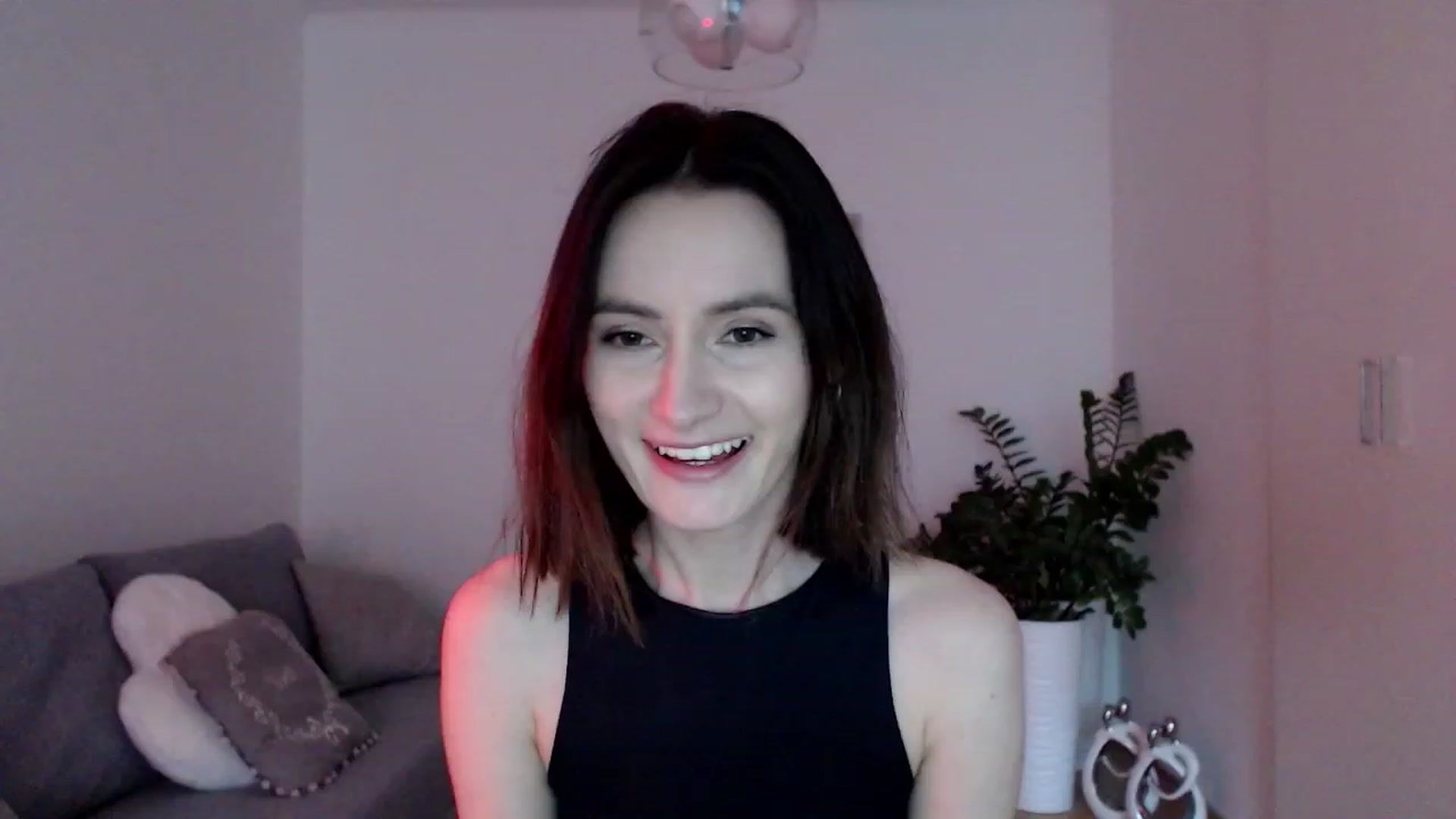 Gallery image thumbnail from PerlaBella's myfreecams stream on, 05/01/2023, 17:35 image 9 of 20