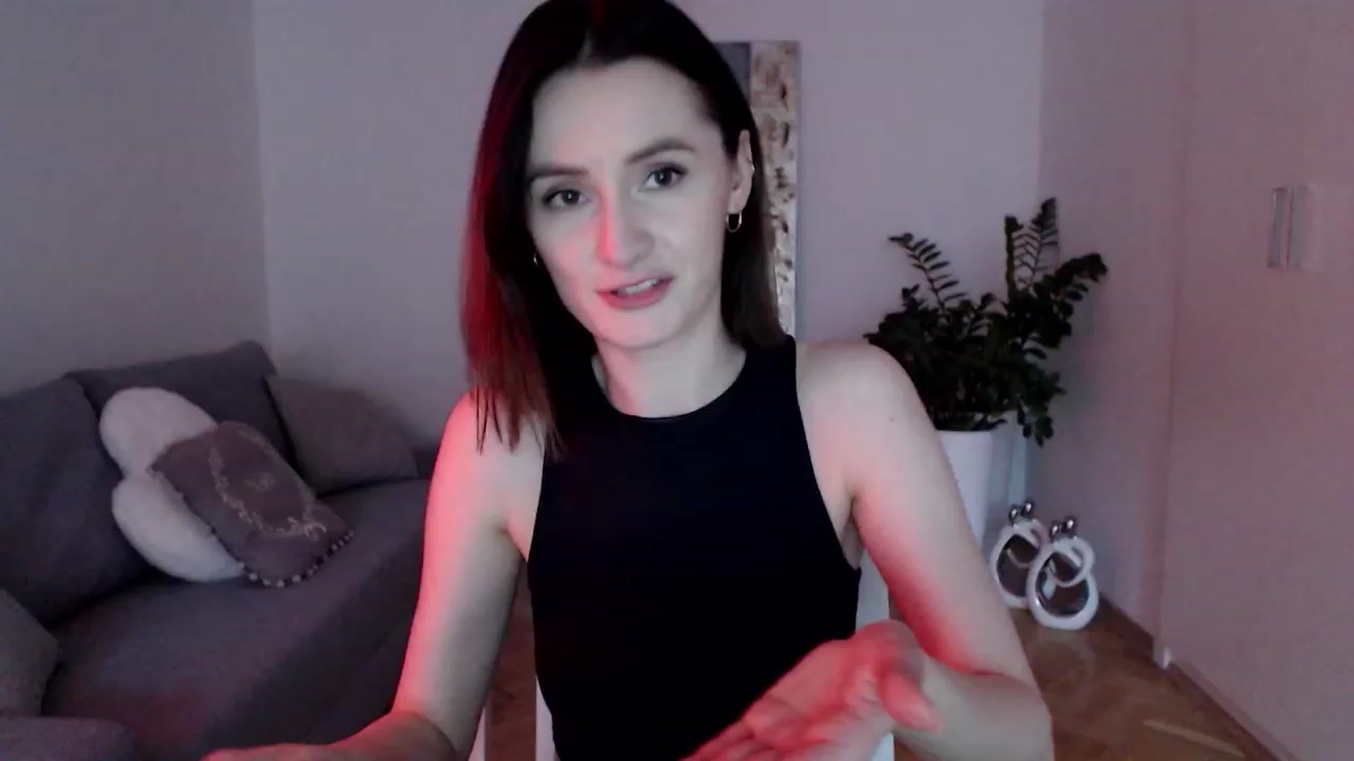 Gallery image thumbnail from PerlaBella's myfreecams stream on, 05/01/2023, 17:35 image 17 of 20