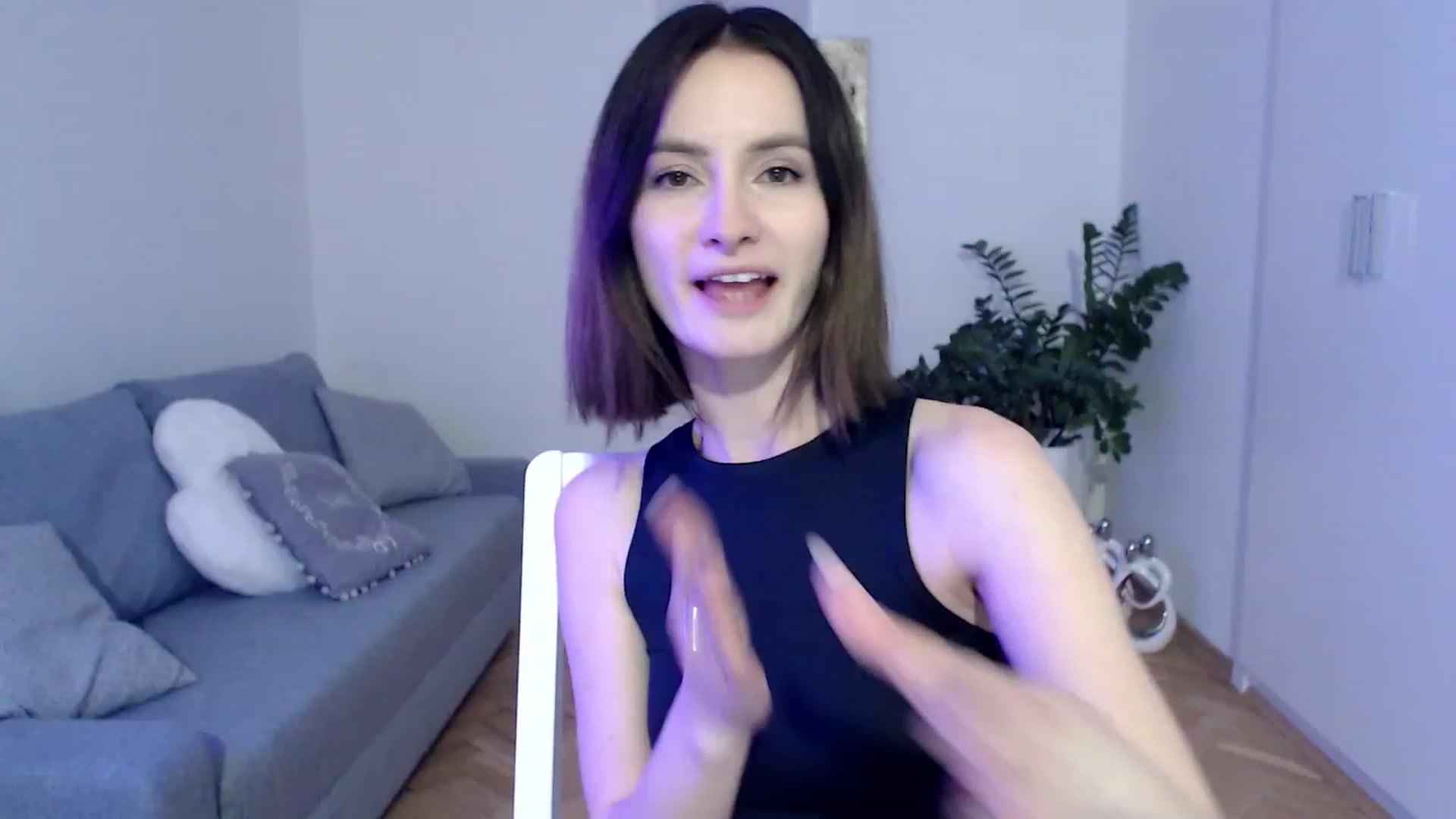 Gallery image thumbnail from PerlaBella's myfreecams stream on, 05/01/2023, 19:27 image 15 of 20