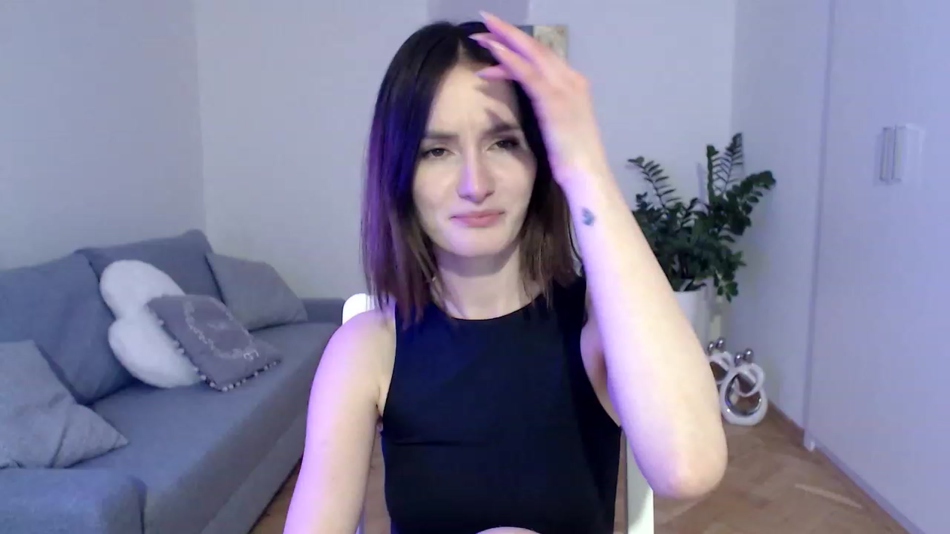 Gallery image thumbnail from PerlaBella's myfreecams stream on, 05/01/2023, 19:27 image 1 of 20