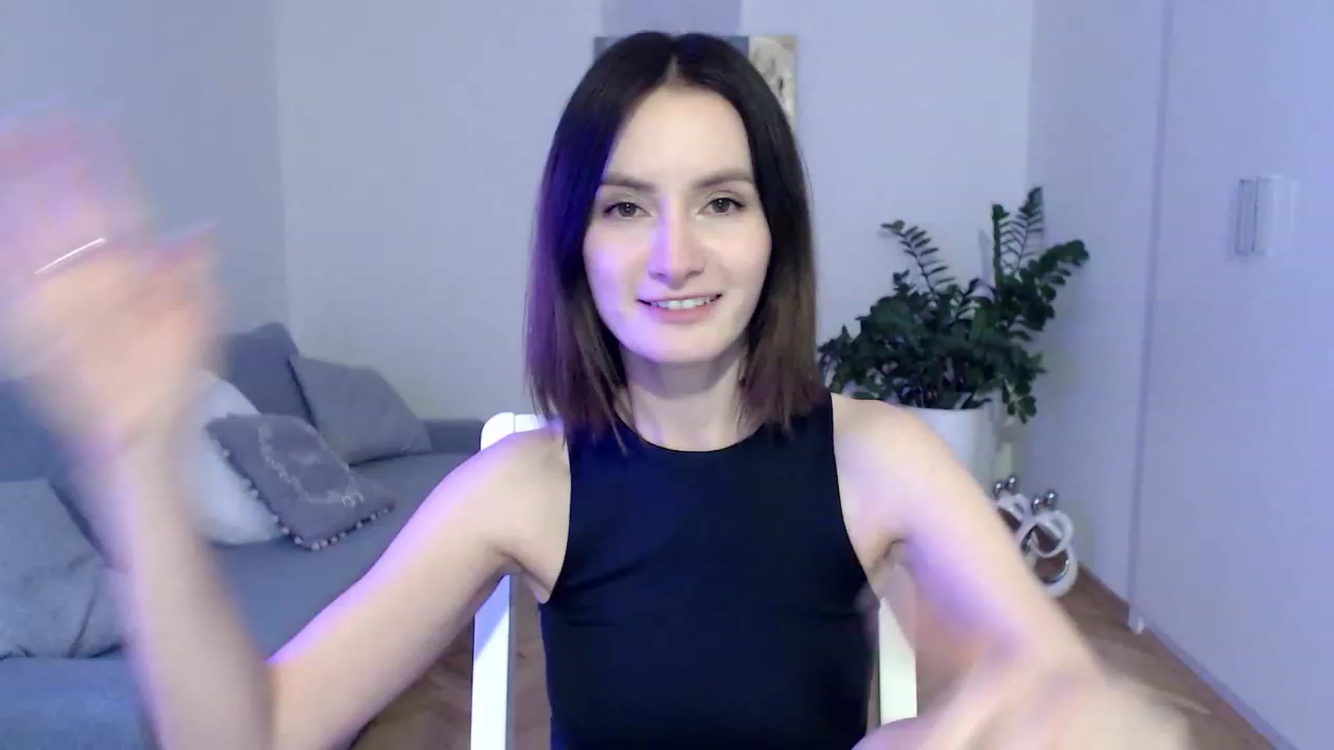 Gallery image thumbnail from PerlaBella's myfreecams stream on, 05/01/2023, 19:27 image 6 of 20