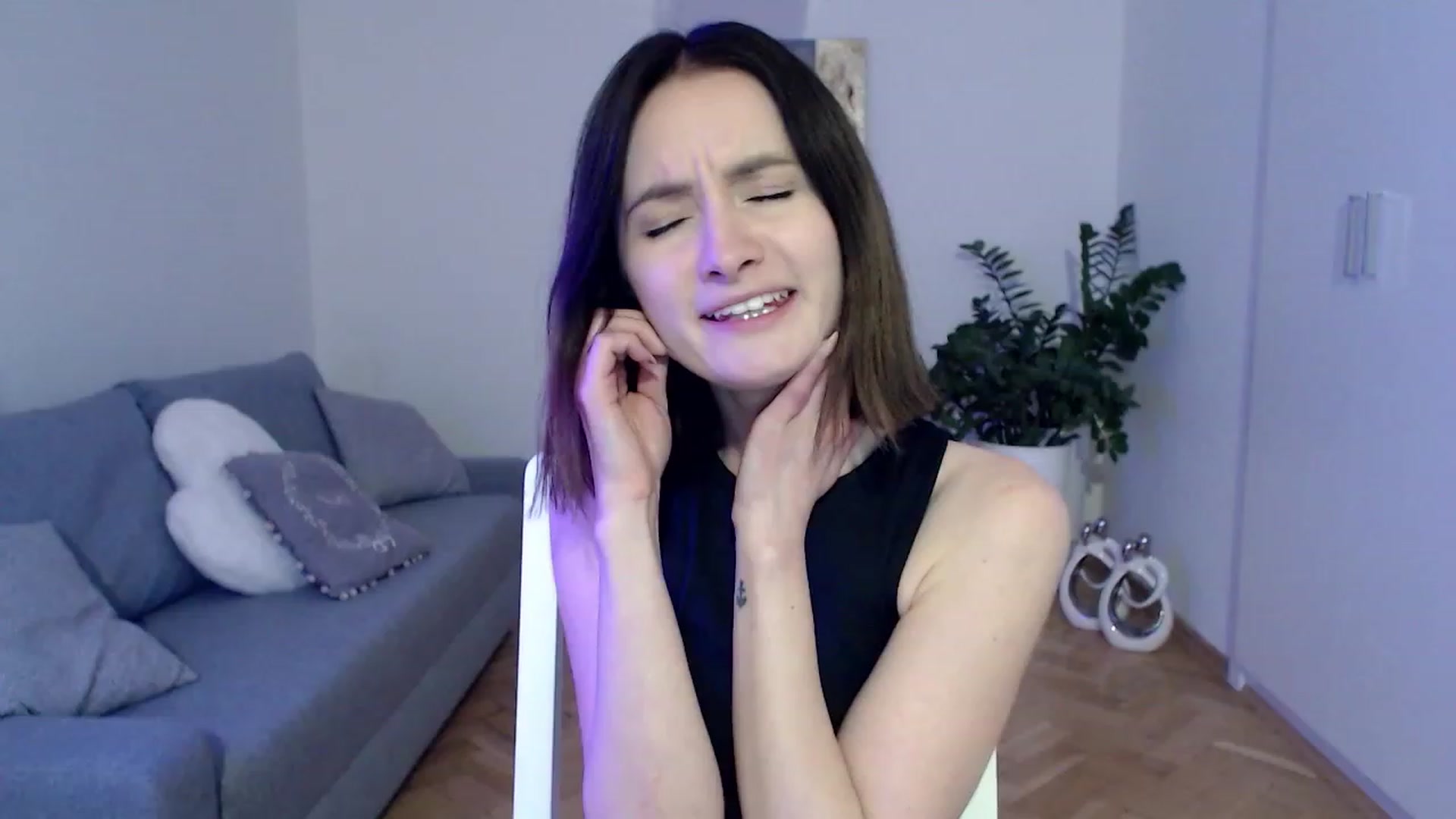 Gallery image thumbnail from PerlaBella's myfreecams stream on, 05/01/2023, 19:27 image 18 of 20