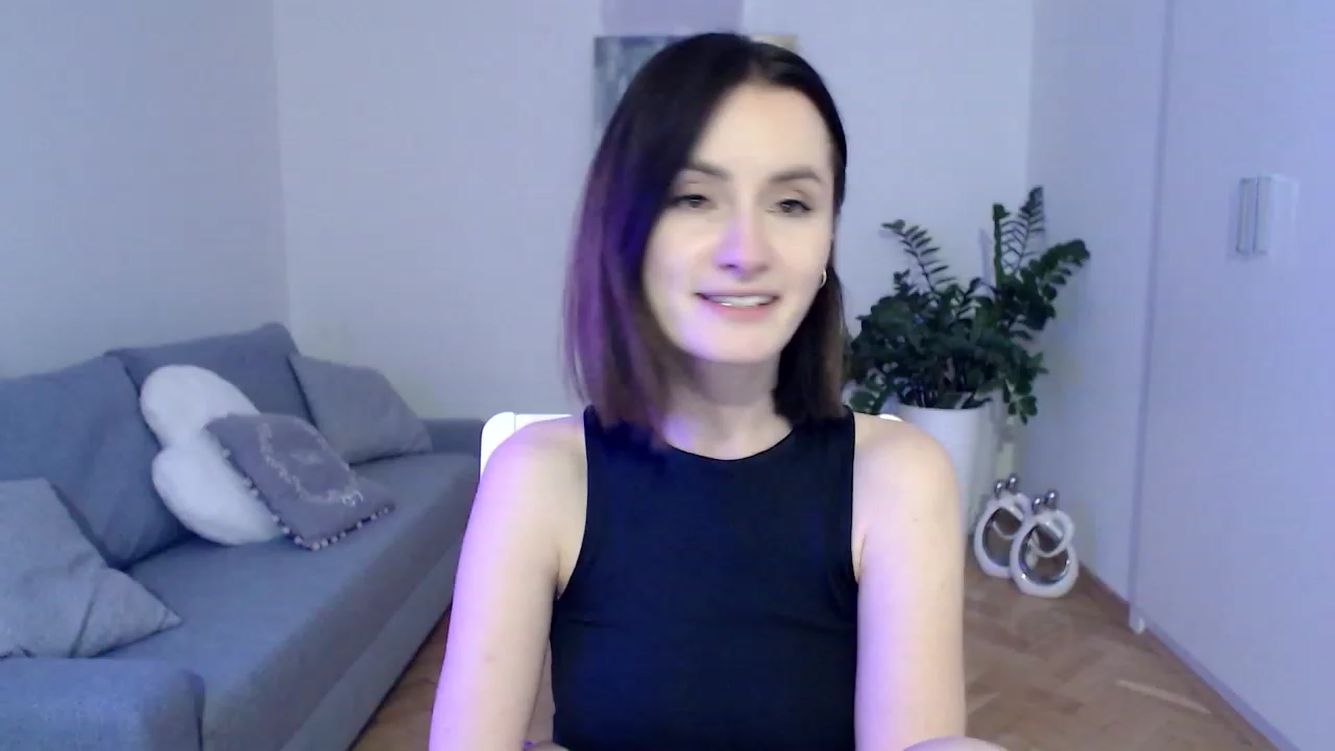 Gallery image thumbnail from PerlaBella's myfreecams stream on, 05/01/2023, 19:27 image 4 of 20