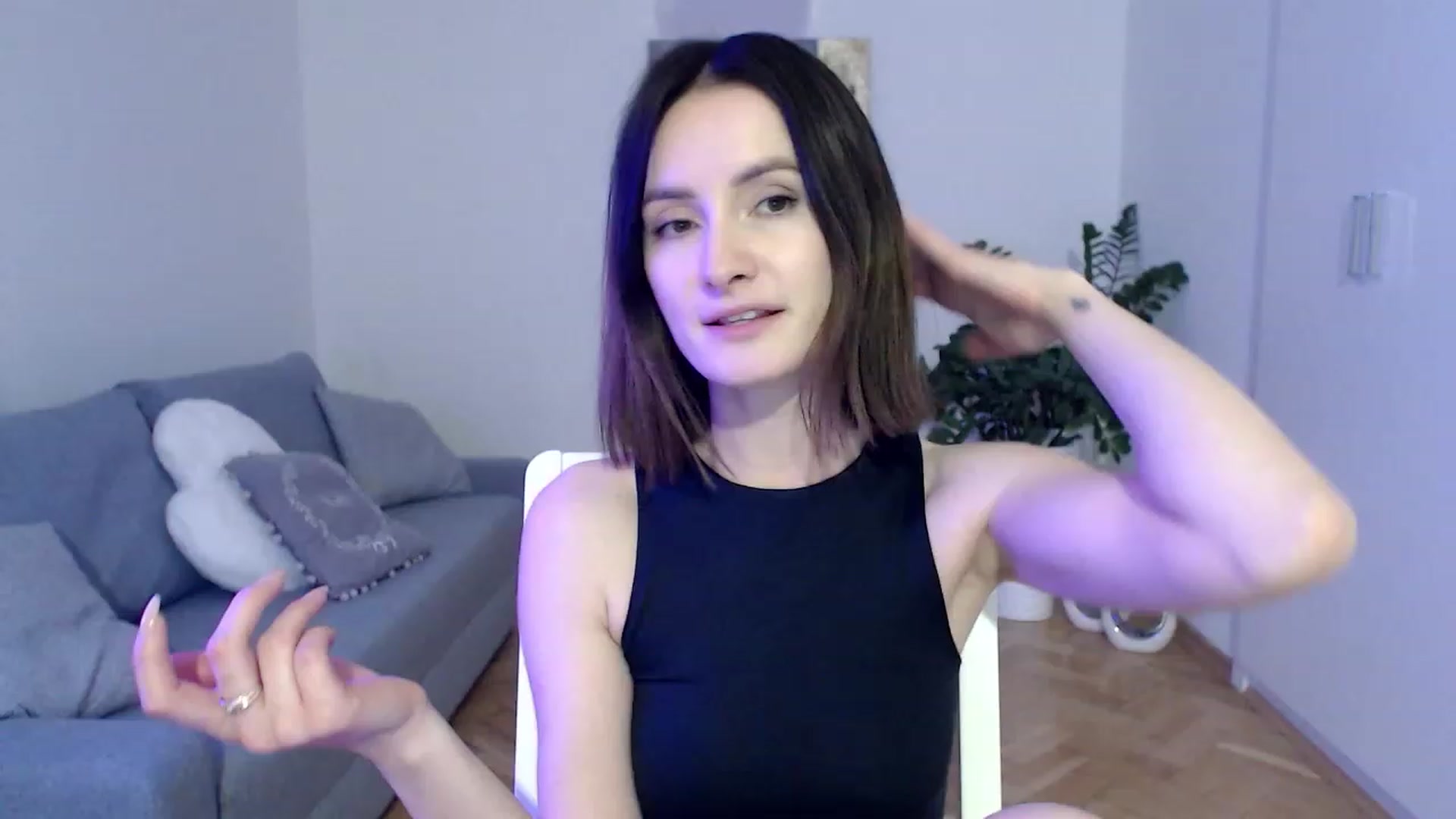 Gallery image thumbnail from PerlaBella's myfreecams stream on, 05/01/2023, 19:27 image 3 of 20