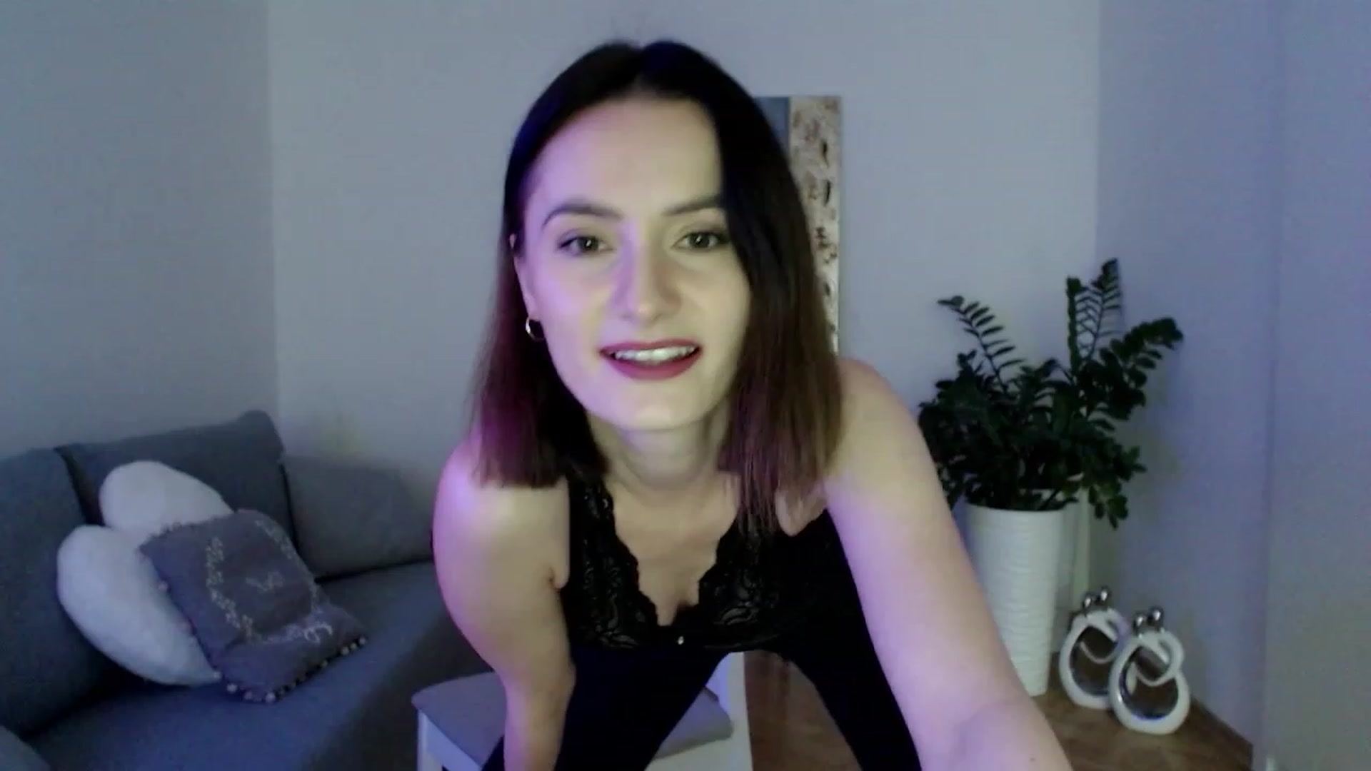 Gallery image thumbnail from PerlaBella's myfreecams stream on, 05/02/2023, 17:21 image 7 of 20
