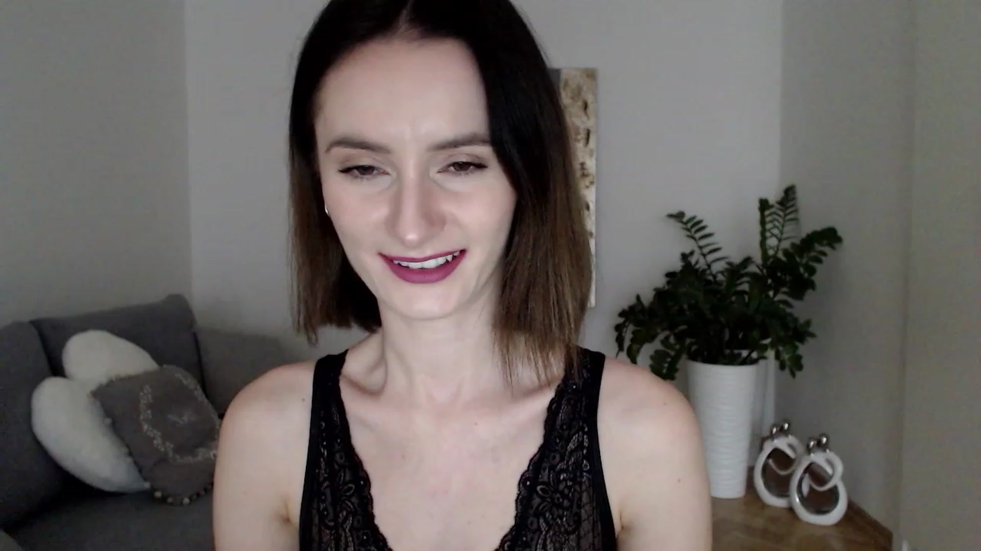 Gallery image thumbnail from PerlaBella's myfreecams stream on, 05/02/2023, 17:21 image 6 of 20