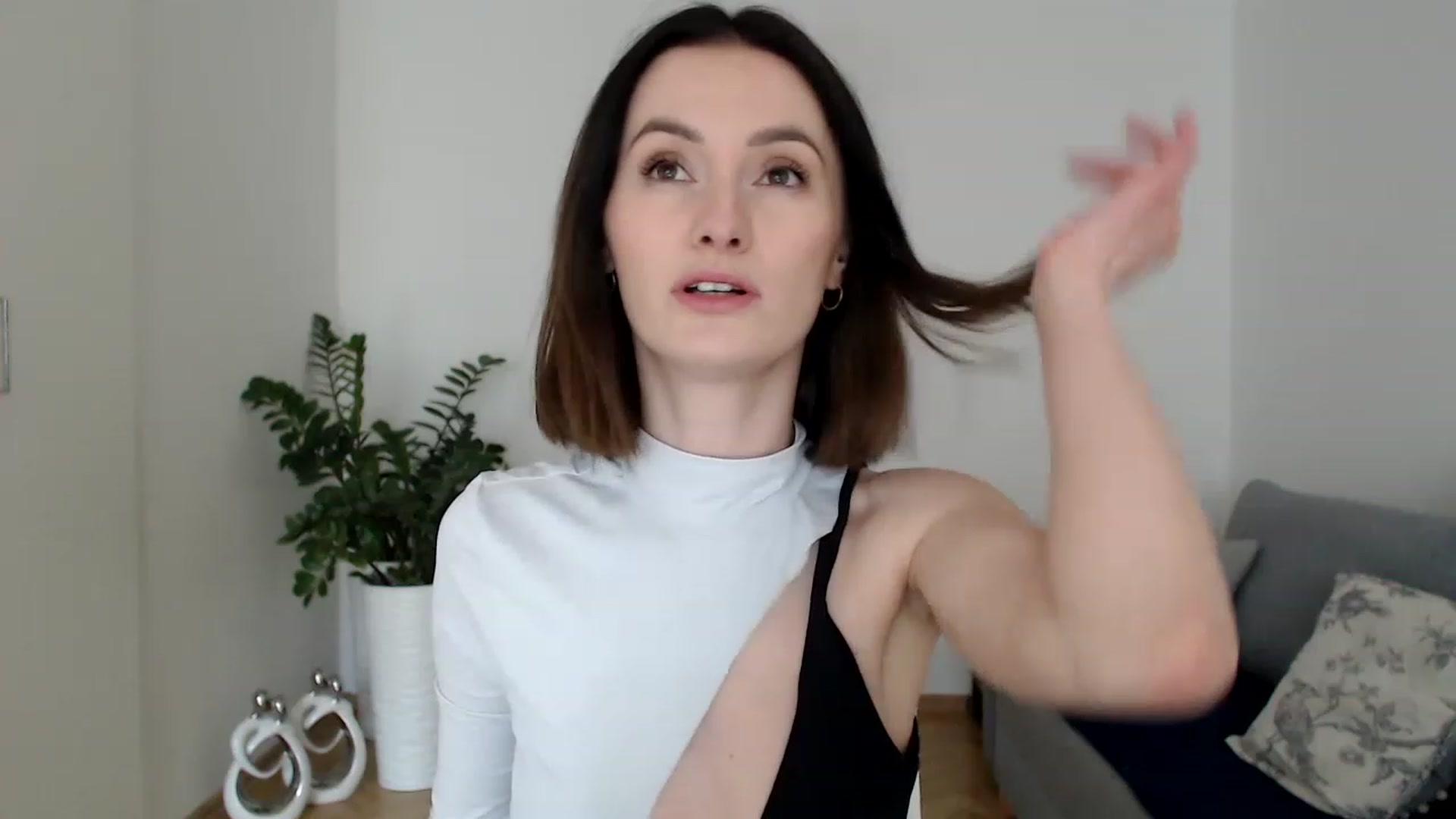Gallery image thumbnail from PerlaBella's myfreecams stream on, 05/03/2023, 15:00 image 8 of 20