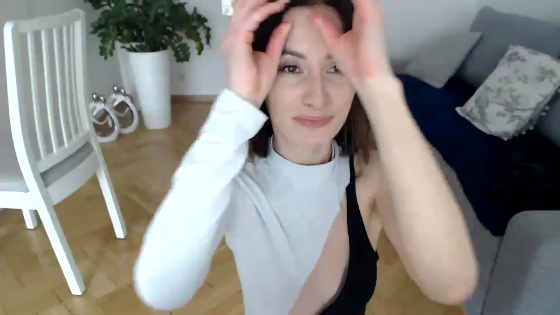 Gallery image thumbnail from PerlaBella's myfreecams stream on, 05/03/2023, 15:00 image 18 of 20