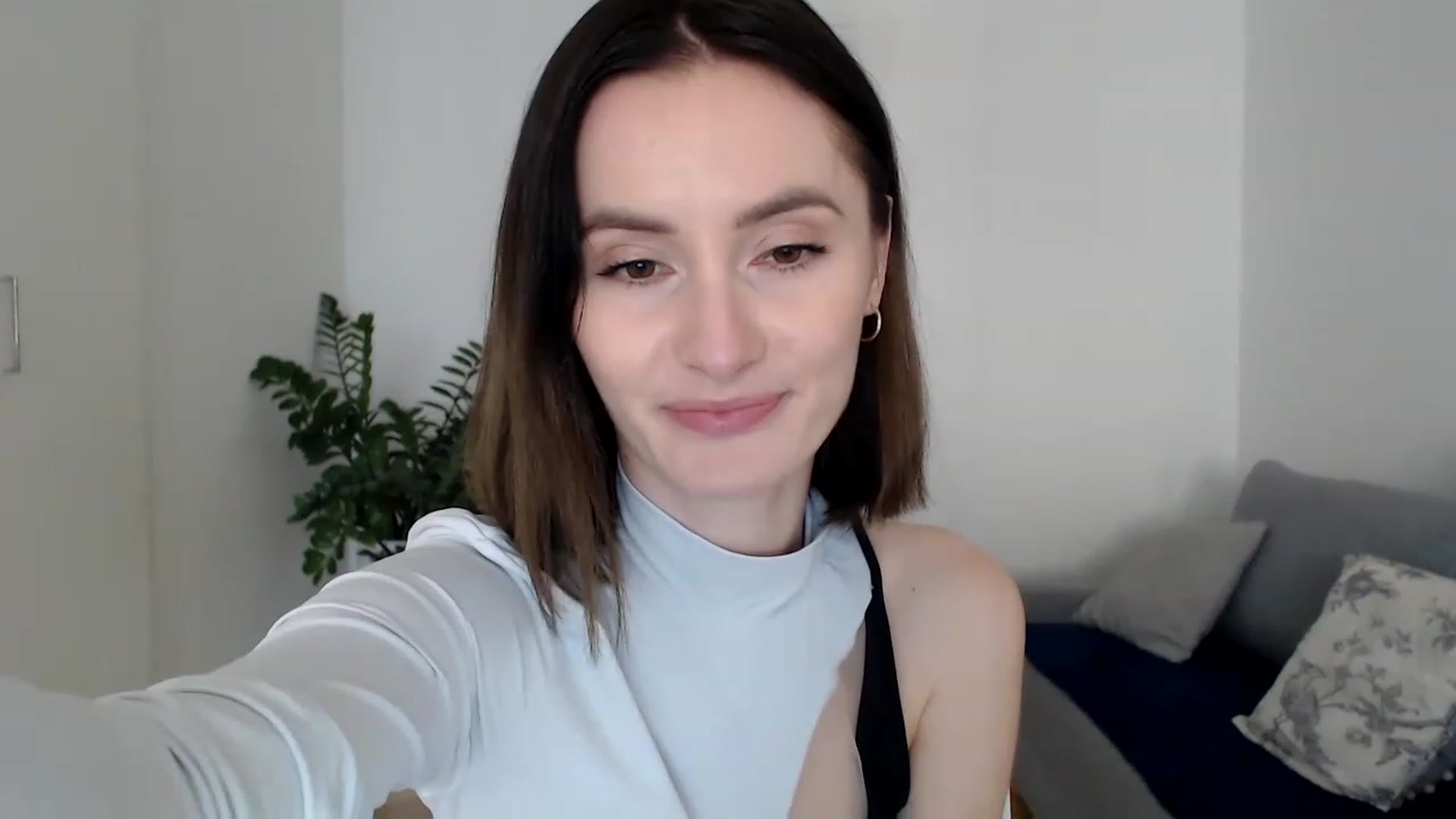Gallery image thumbnail from PerlaBella's myfreecams stream on, 05/03/2023, 16:09 image 19 of 20