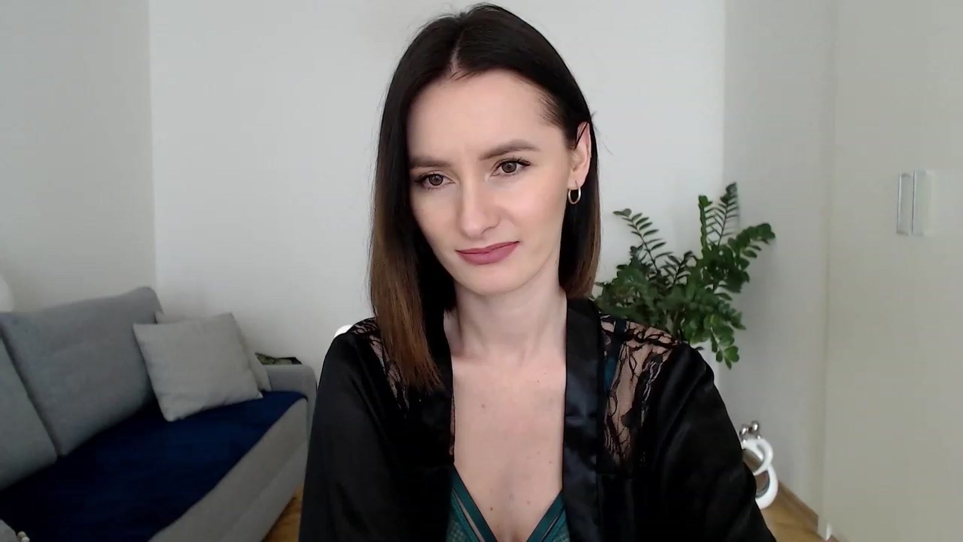 Gallery image thumbnail from PerlaBella's myfreecams stream on, 05/05/2023, 12:14 image 12 of 20