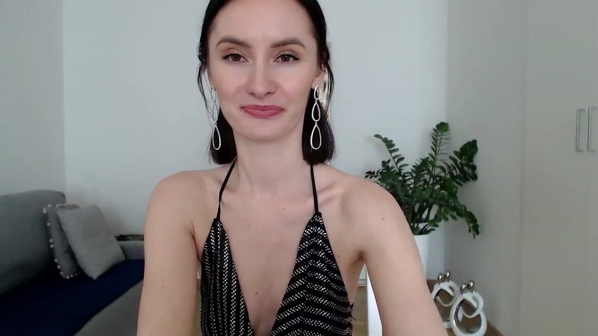 Gallery image thumbnail from PerlaBella's myfreecams stream on, 05/09/2023, 10:33 image 17 of 20