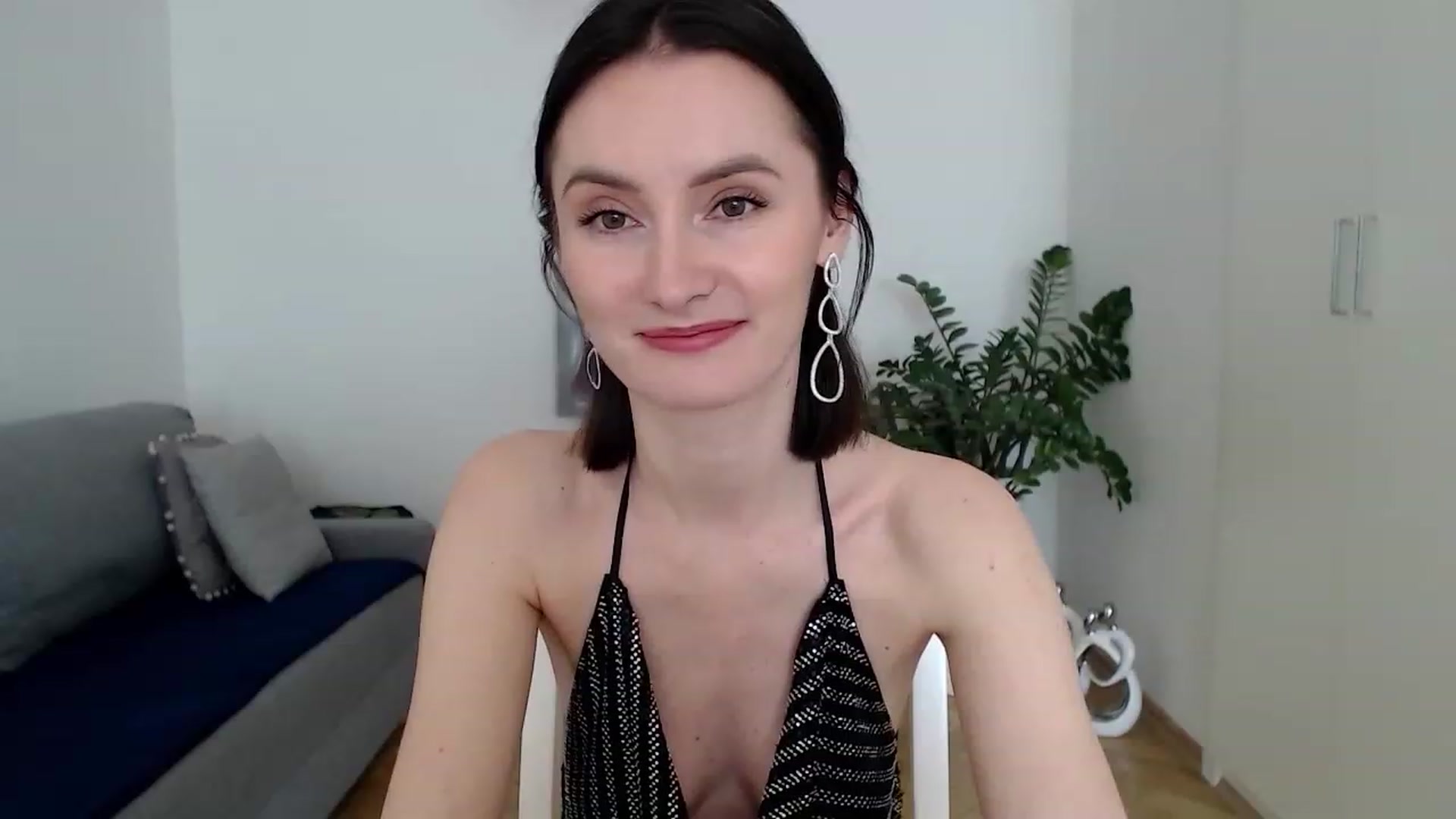 Gallery image thumbnail from PerlaBella's myfreecams stream on, 05/09/2023, 10:33 image 8 of 20