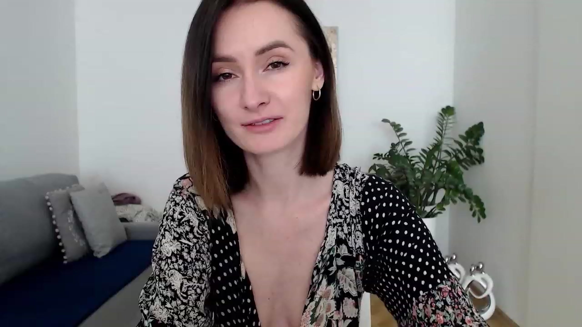Gallery image thumbnail from PerlaBella's myfreecams stream on, 05/18/2023, 11:31 image 12 of 20