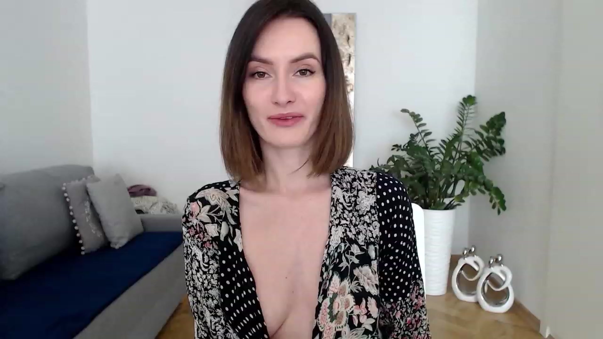 Gallery image thumbnail from PerlaBella's myfreecams stream on, 05/18/2023, 11:31 image 5 of 20