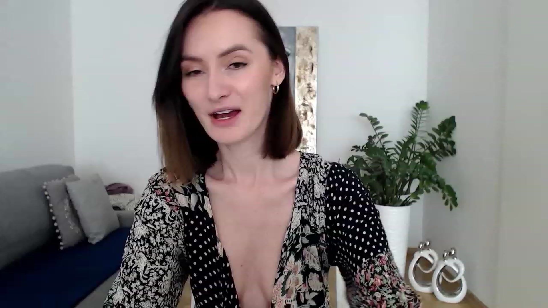 Gallery image thumbnail from PerlaBella's myfreecams stream on, 05/18/2023, 11:31 image 10 of 20