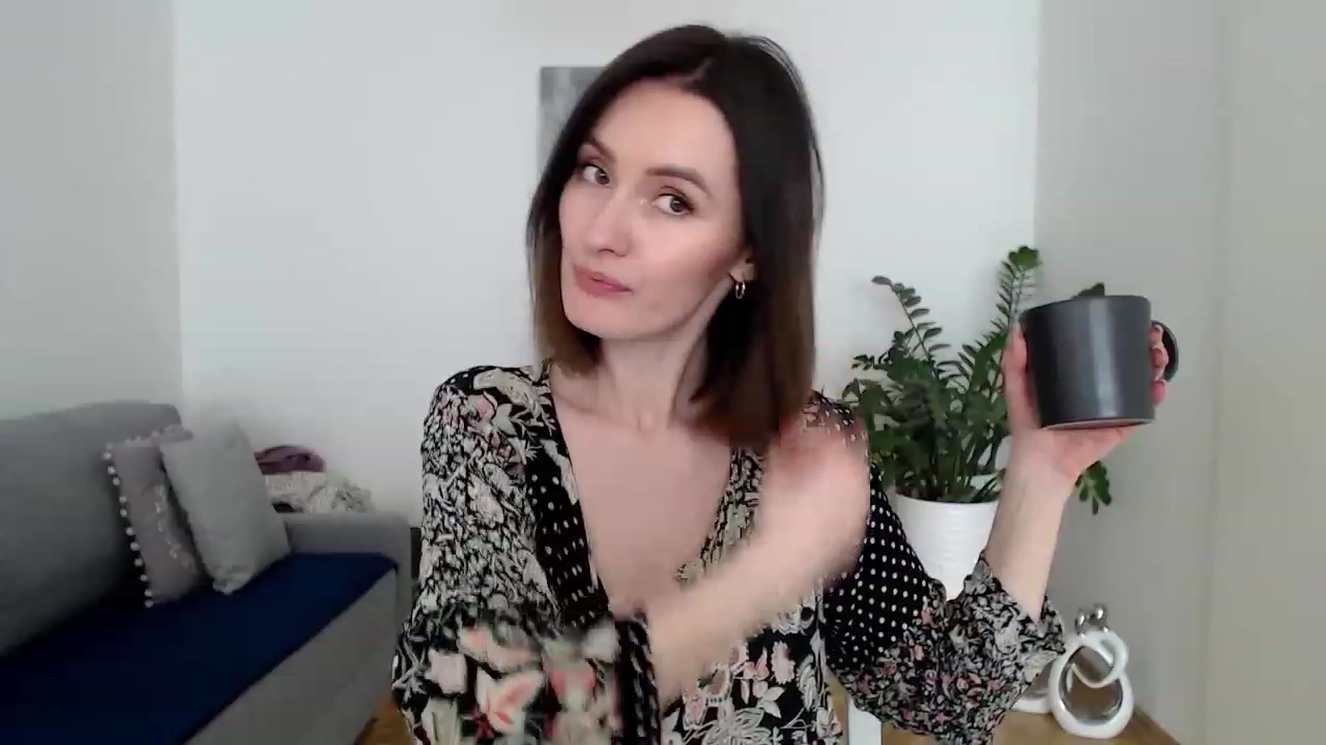 Gallery image thumbnail from PerlaBella's myfreecams stream on, 05/18/2023, 11:31 image 18 of 20