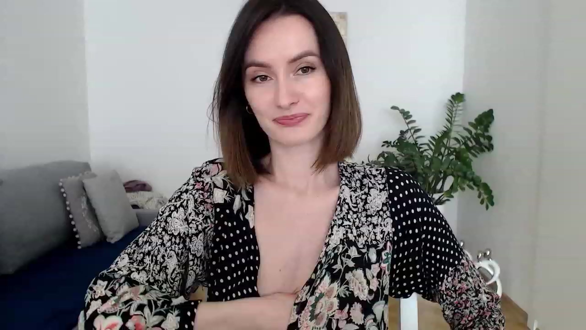 Gallery image thumbnail from PerlaBella's myfreecams stream on, 05/18/2023, 11:31 image 2 of 20