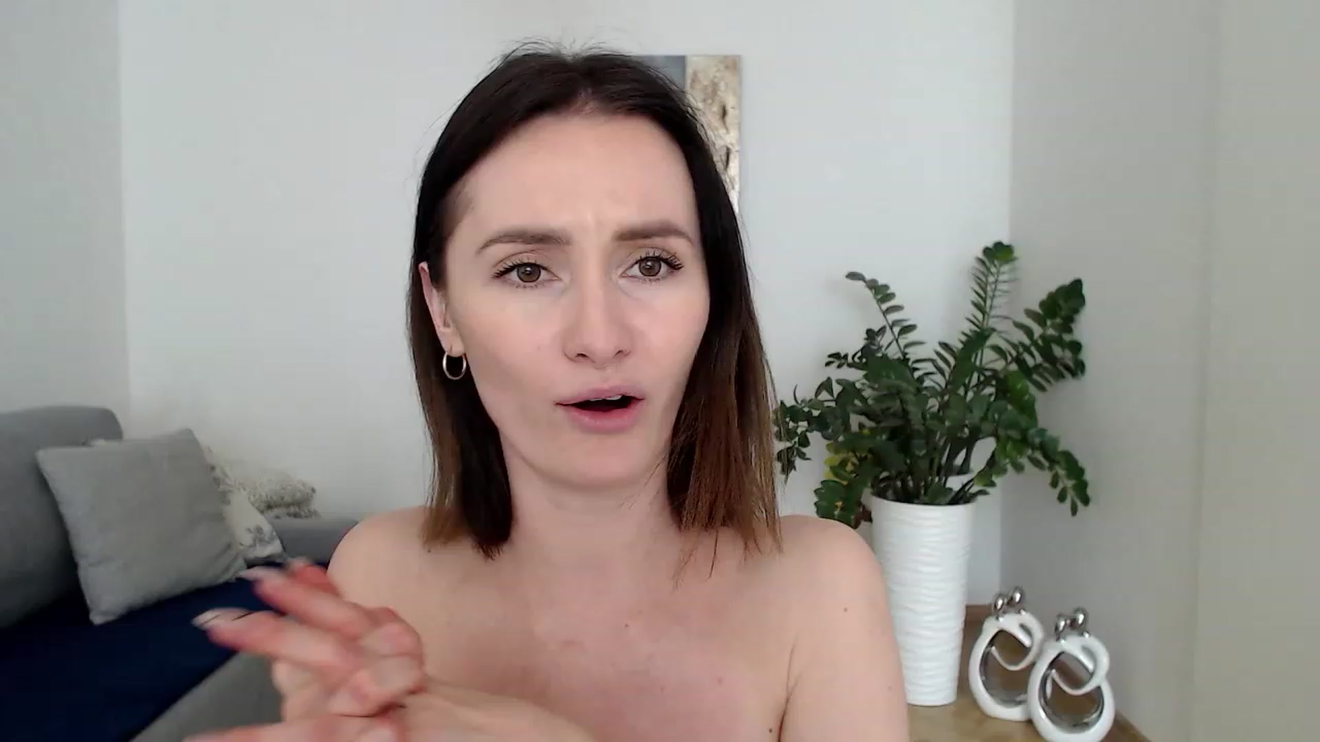 Gallery image thumbnail from PerlaBella's myfreecams stream on, 05/23/2023, 12:11 image 18 of 20