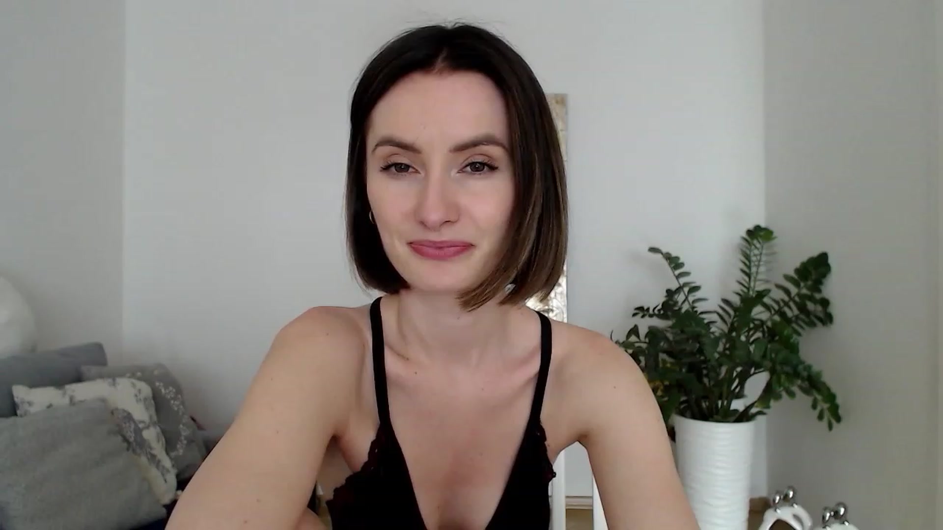 Gallery image thumbnail from PerlaBella's myfreecams stream on, 05/25/2023, 13:28 image 20 of 20