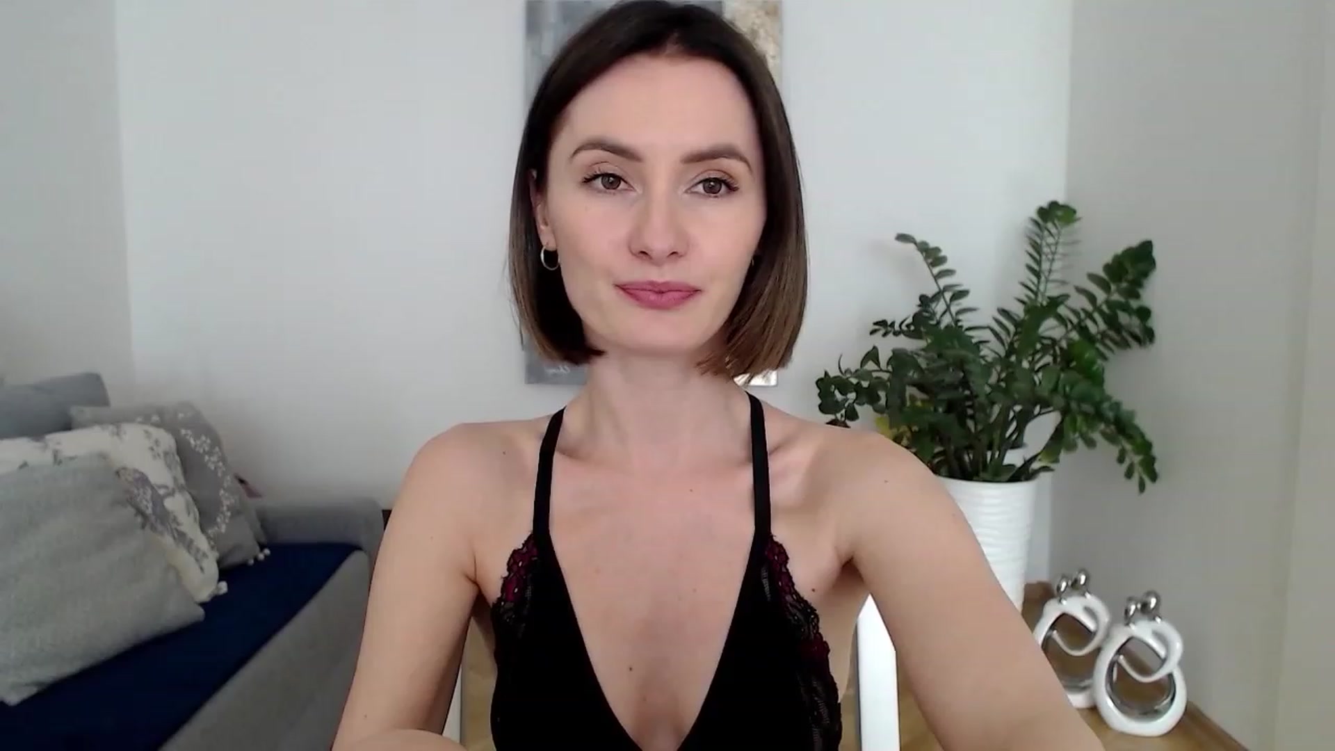 Gallery image thumbnail from PerlaBella's myfreecams stream on, 05/25/2023, 13:28 image 13 of 20
