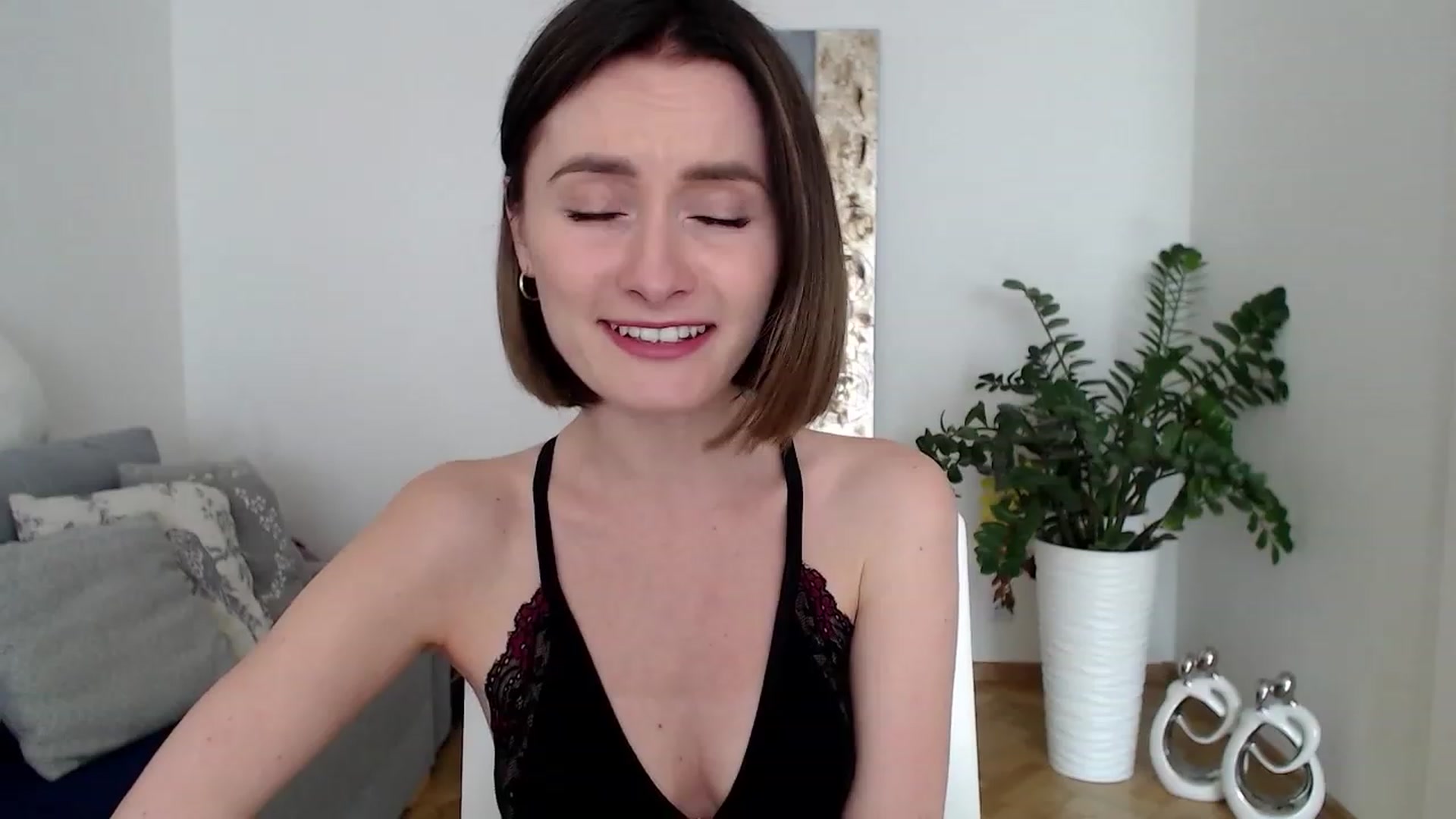 Gallery image thumbnail from PerlaBella's myfreecams stream on, 05/25/2023, 13:28 image 3 of 20